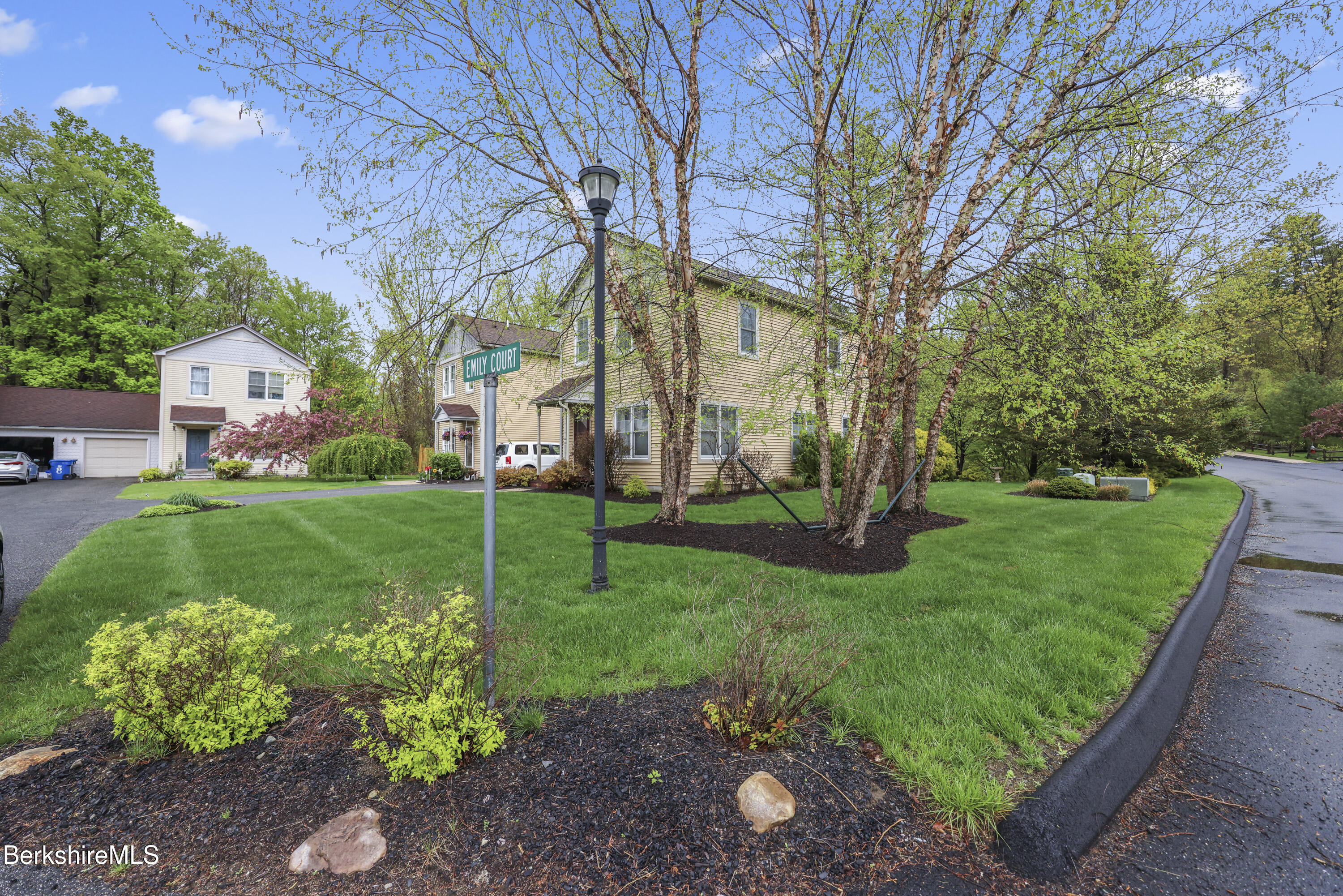 2 Emily Ct, Great Barrington, Massachusetts image 1