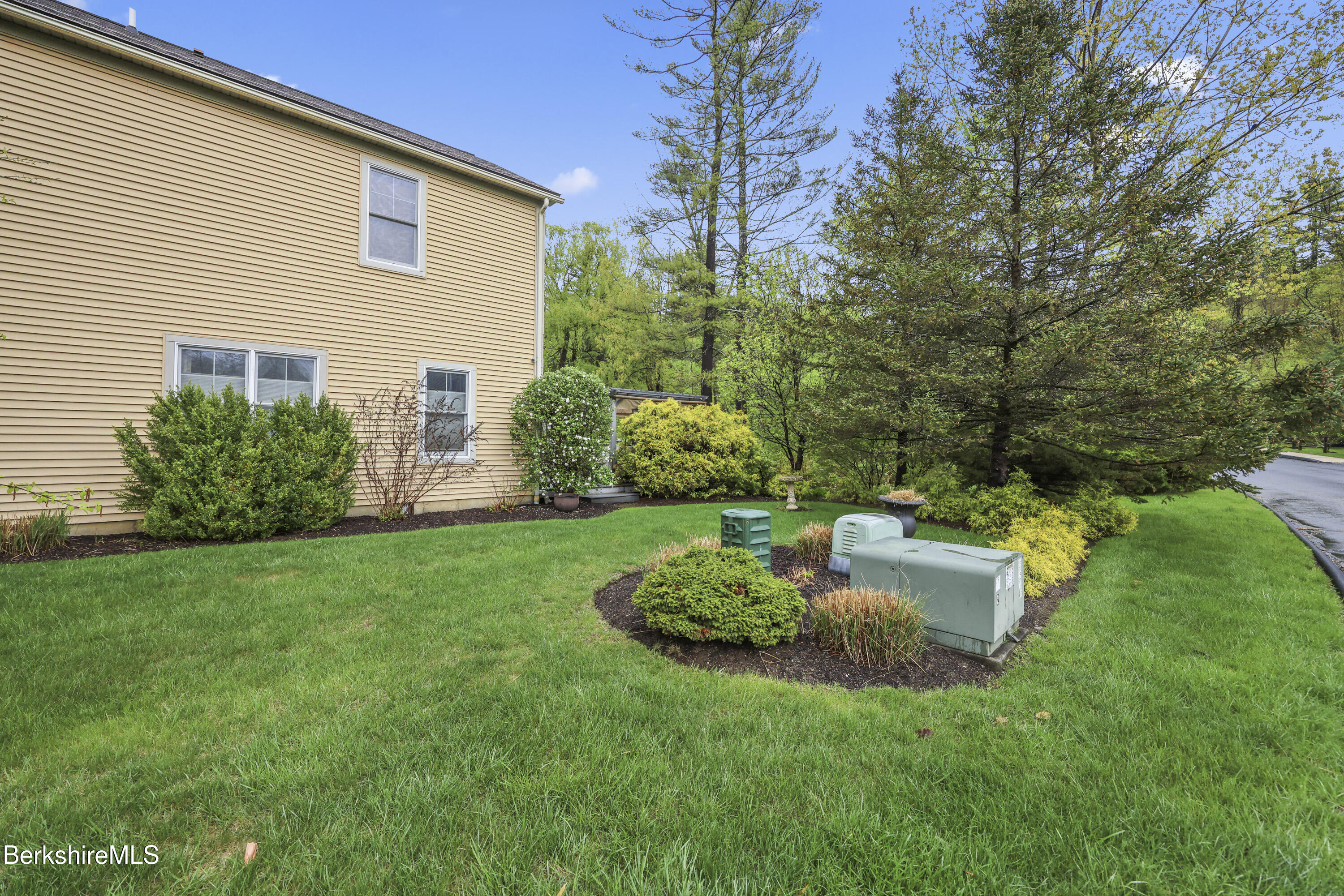 2 Emily Ct, Great Barrington, Massachusetts image 29