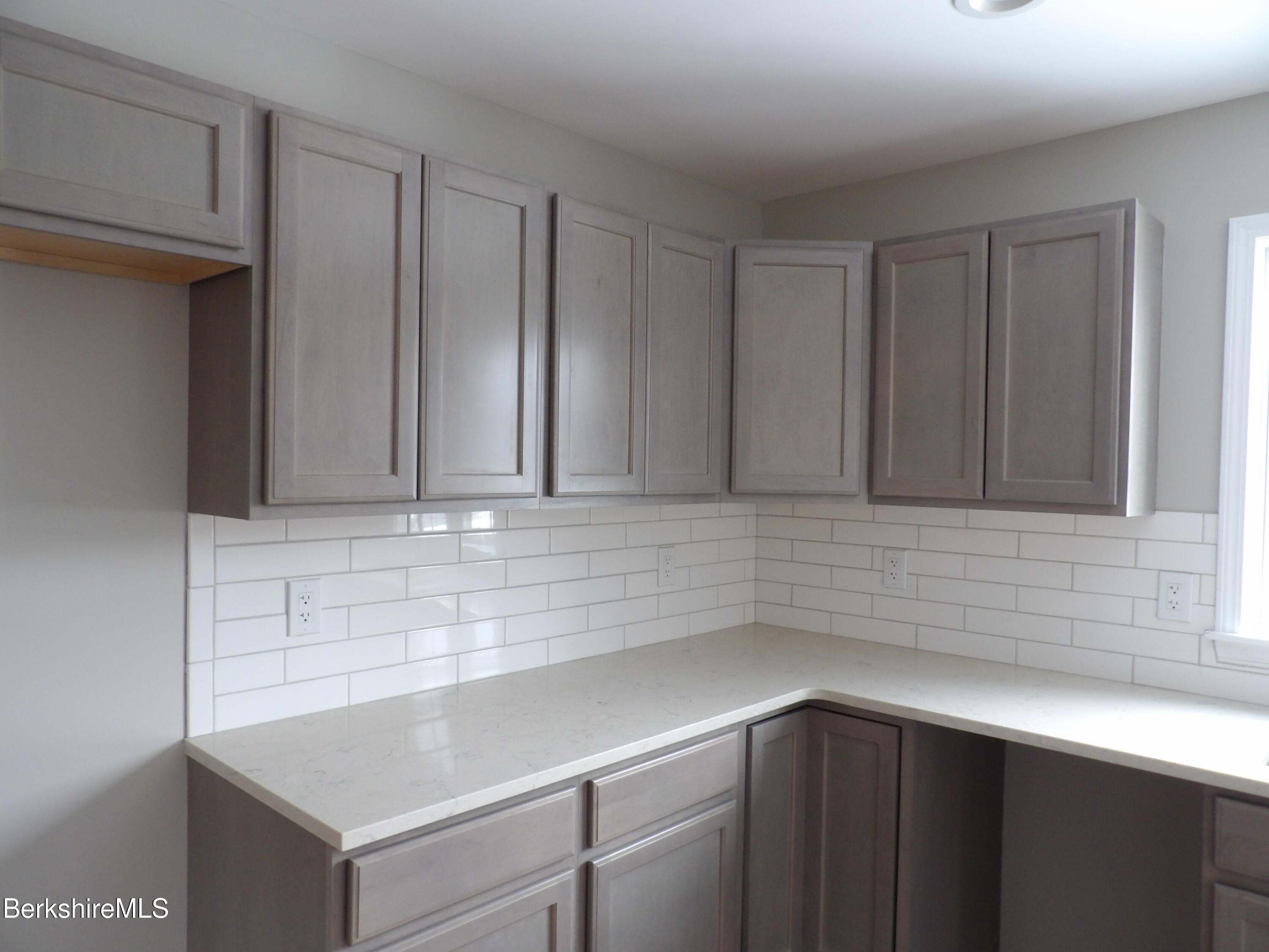 18 Lacona St, Lanesborough, Massachusetts image 11