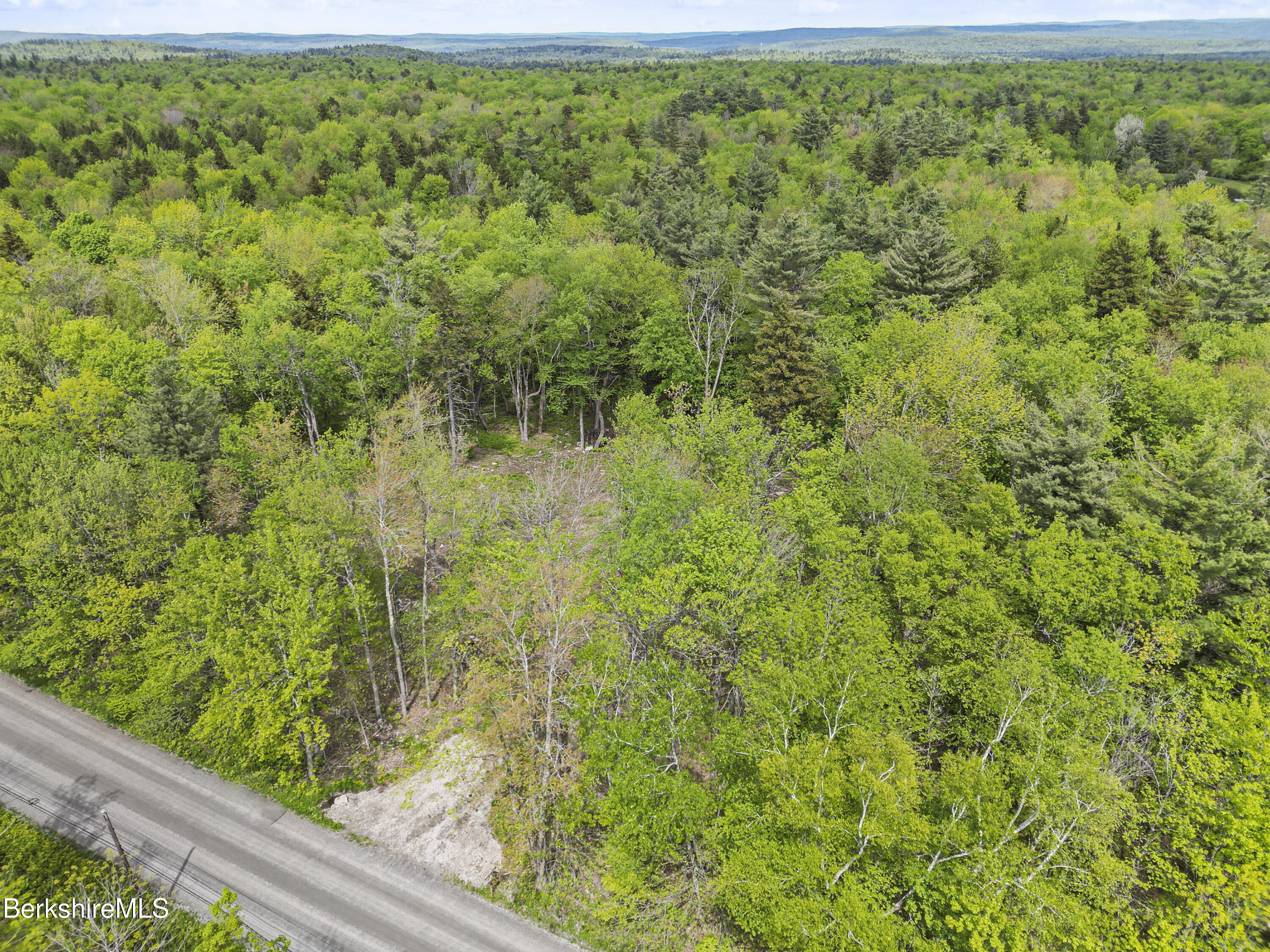 514 Fred Snow Rd, Becket, Massachusetts image 9
