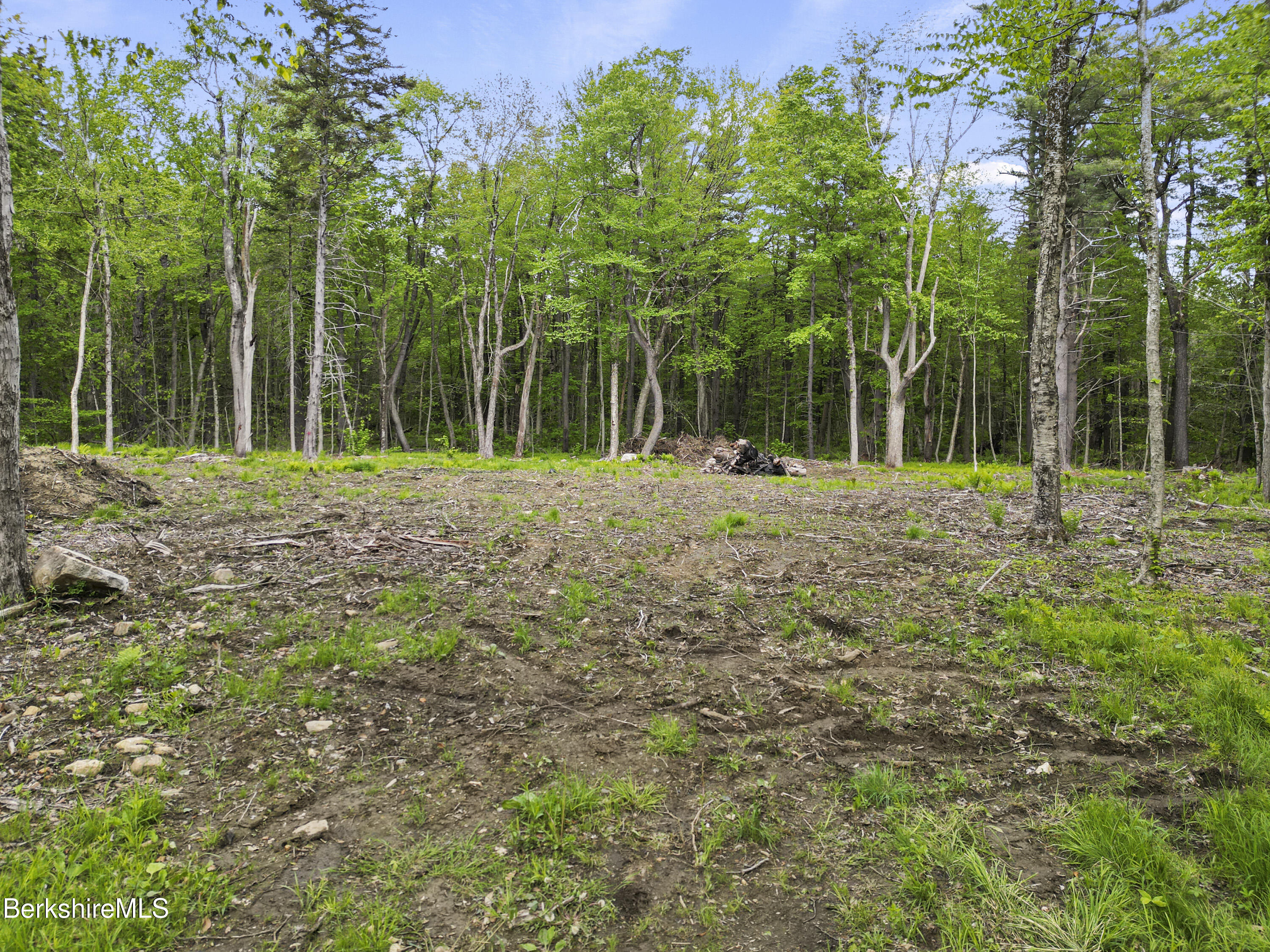 514 Fred Snow Rd, Becket, Massachusetts image 5