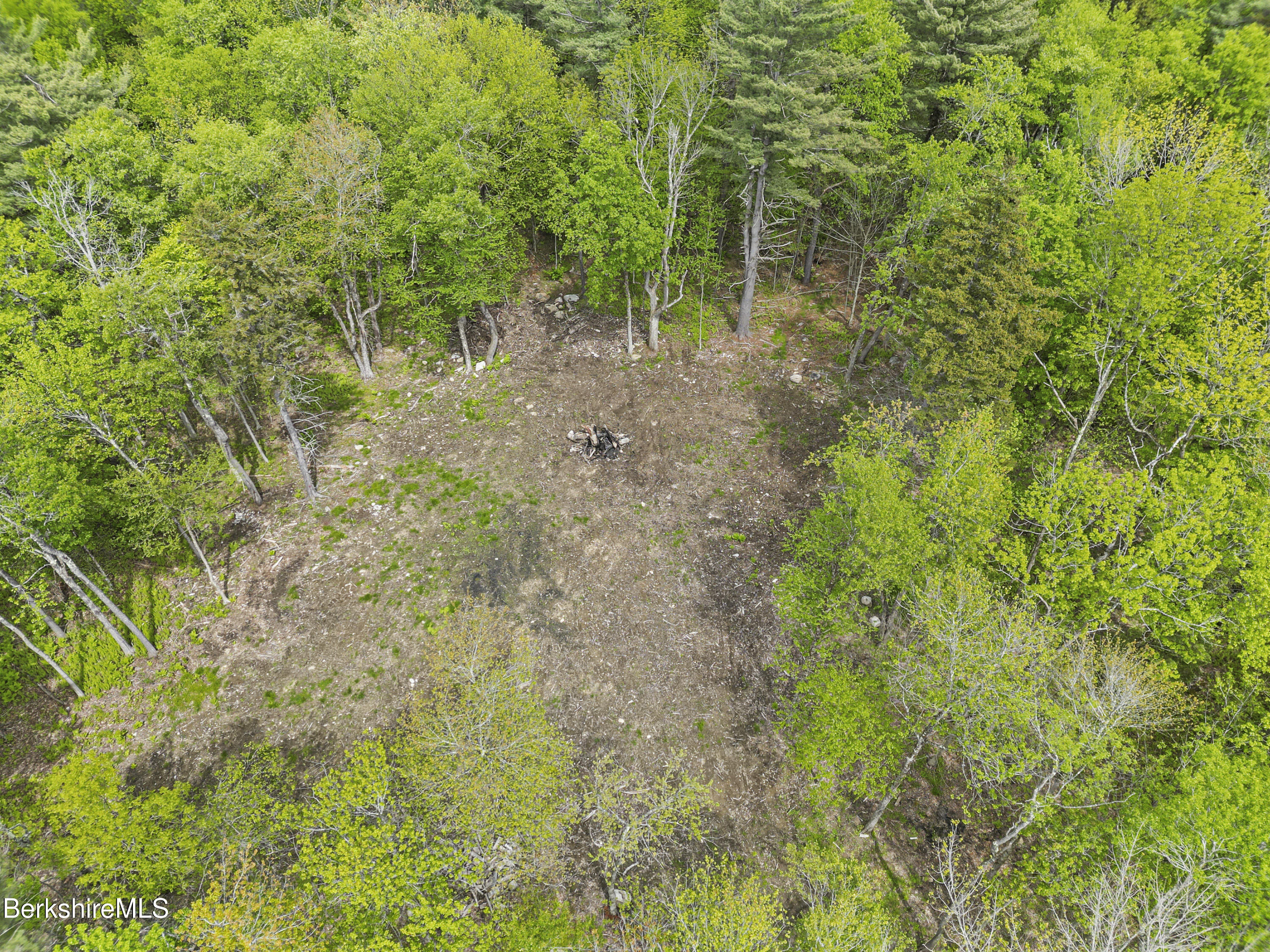 514 Fred Snow Rd, Becket, Massachusetts image 8