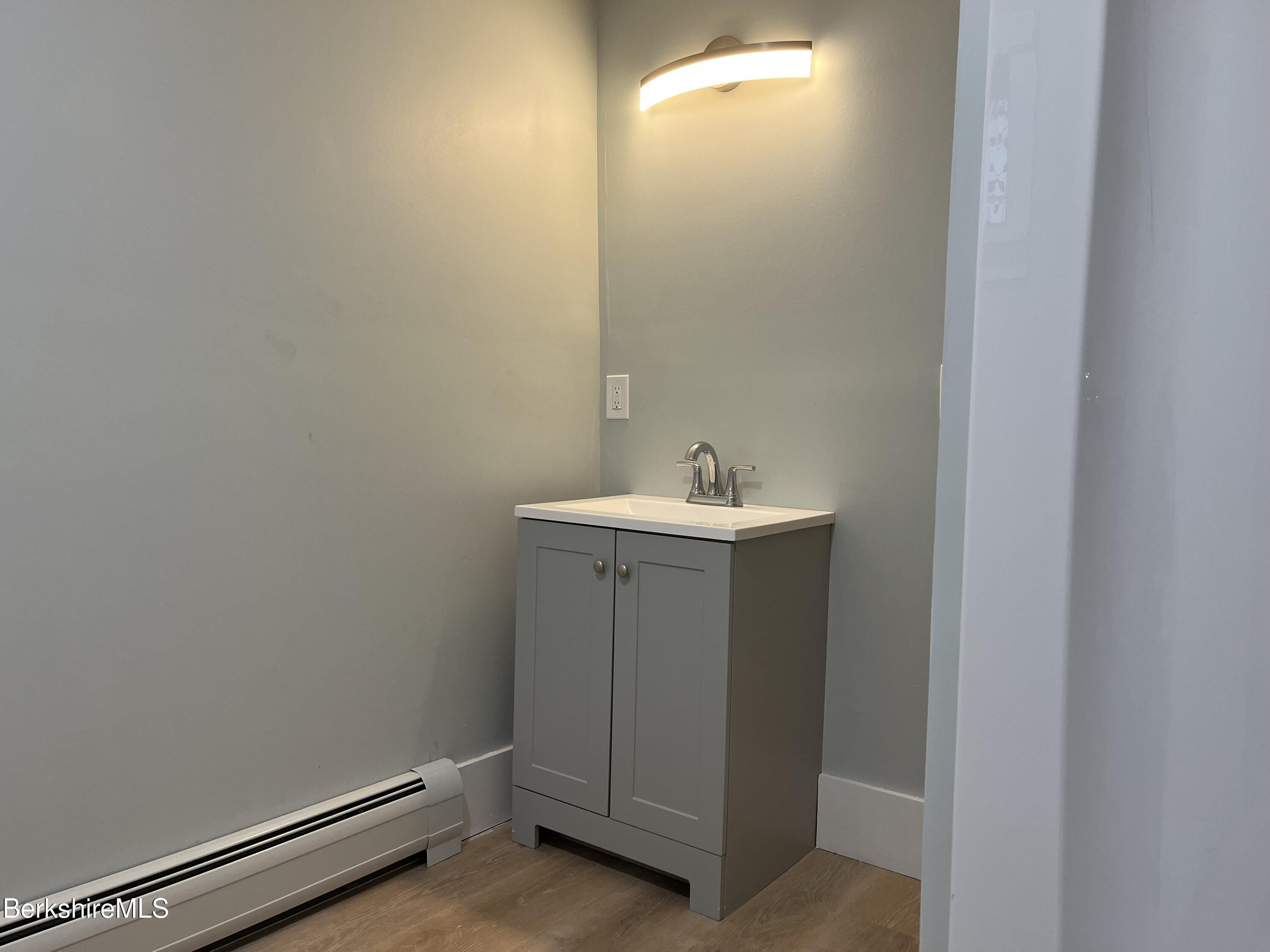 447 River St, North Adams, Massachusetts image 21