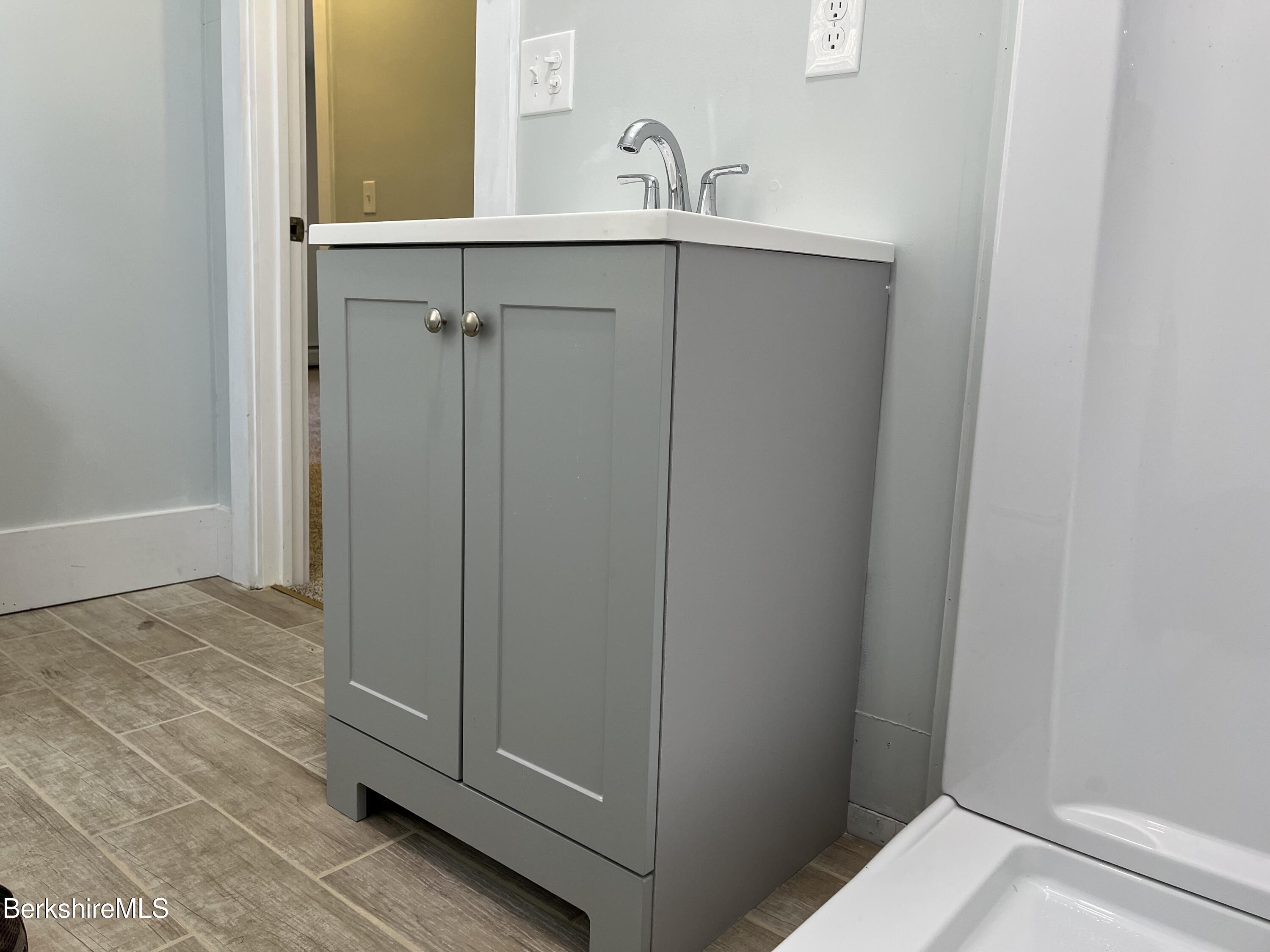 447 River St, North Adams, Massachusetts image 32