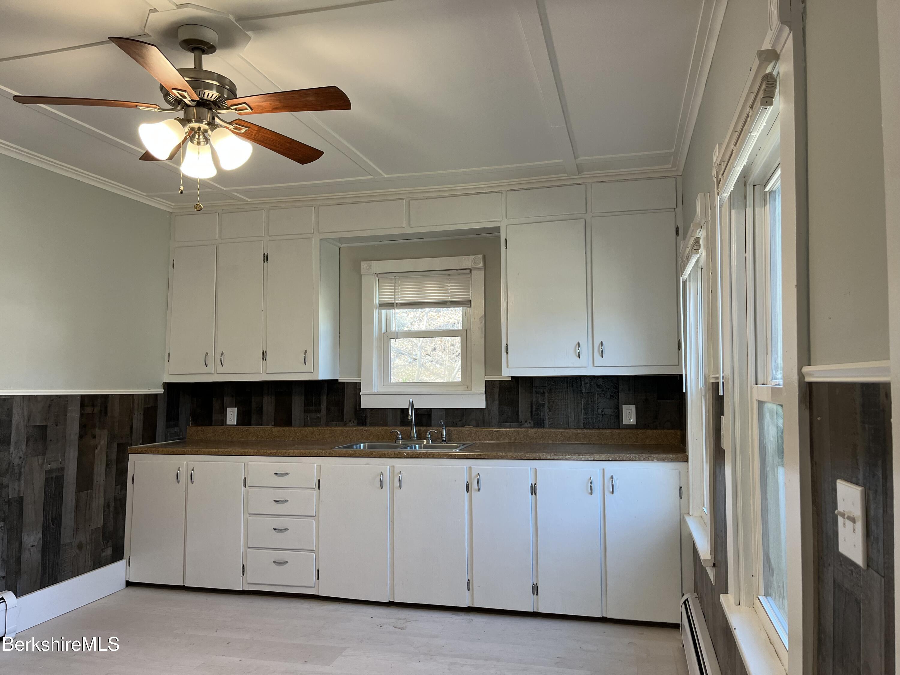 447 River St, North Adams, Massachusetts image 9