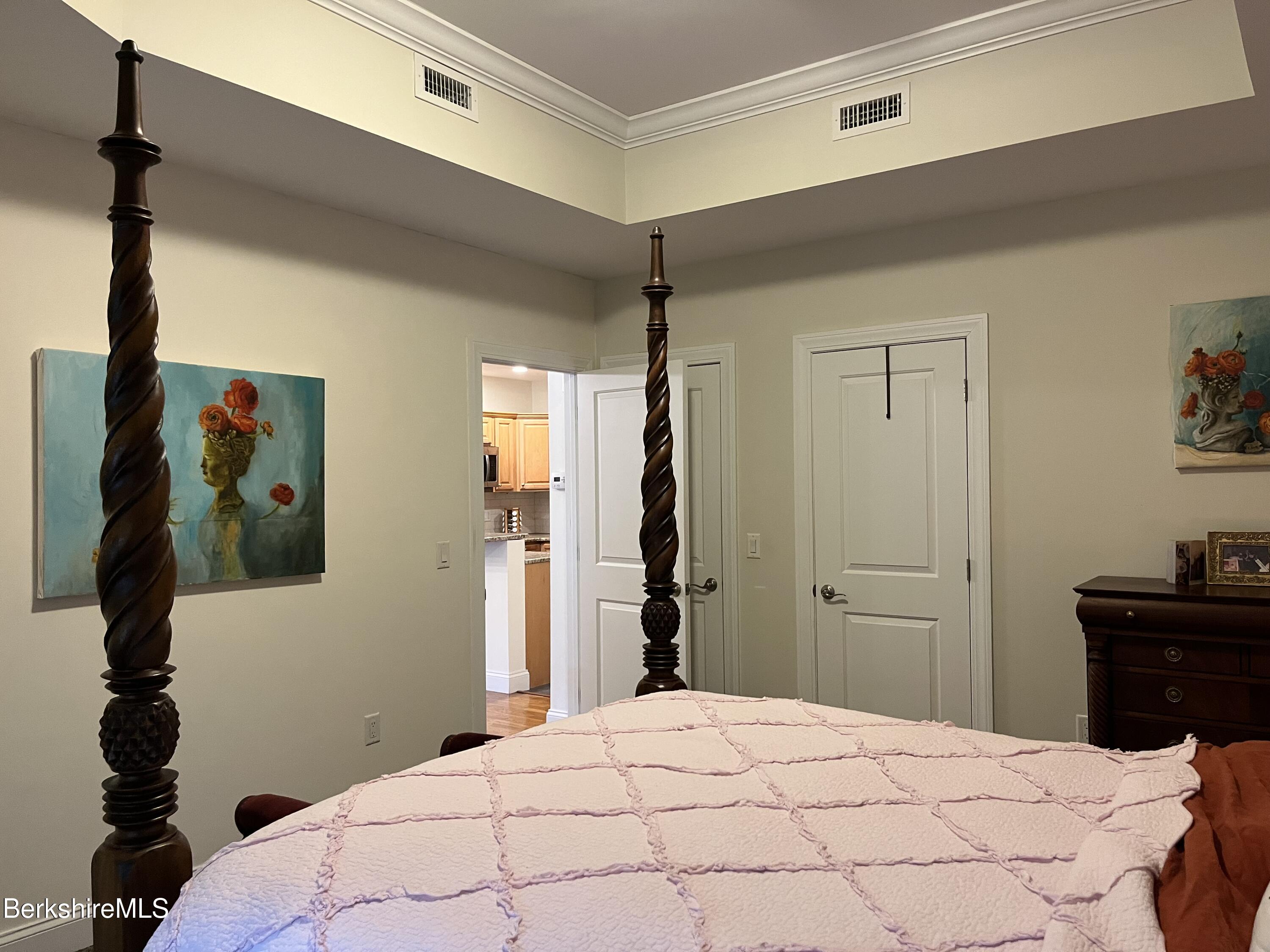 Lenox, Massachusetts 01240, United States, 3 Bedrooms Bedrooms, ,3 BathroomsBathrooms,Residential,Active,151538