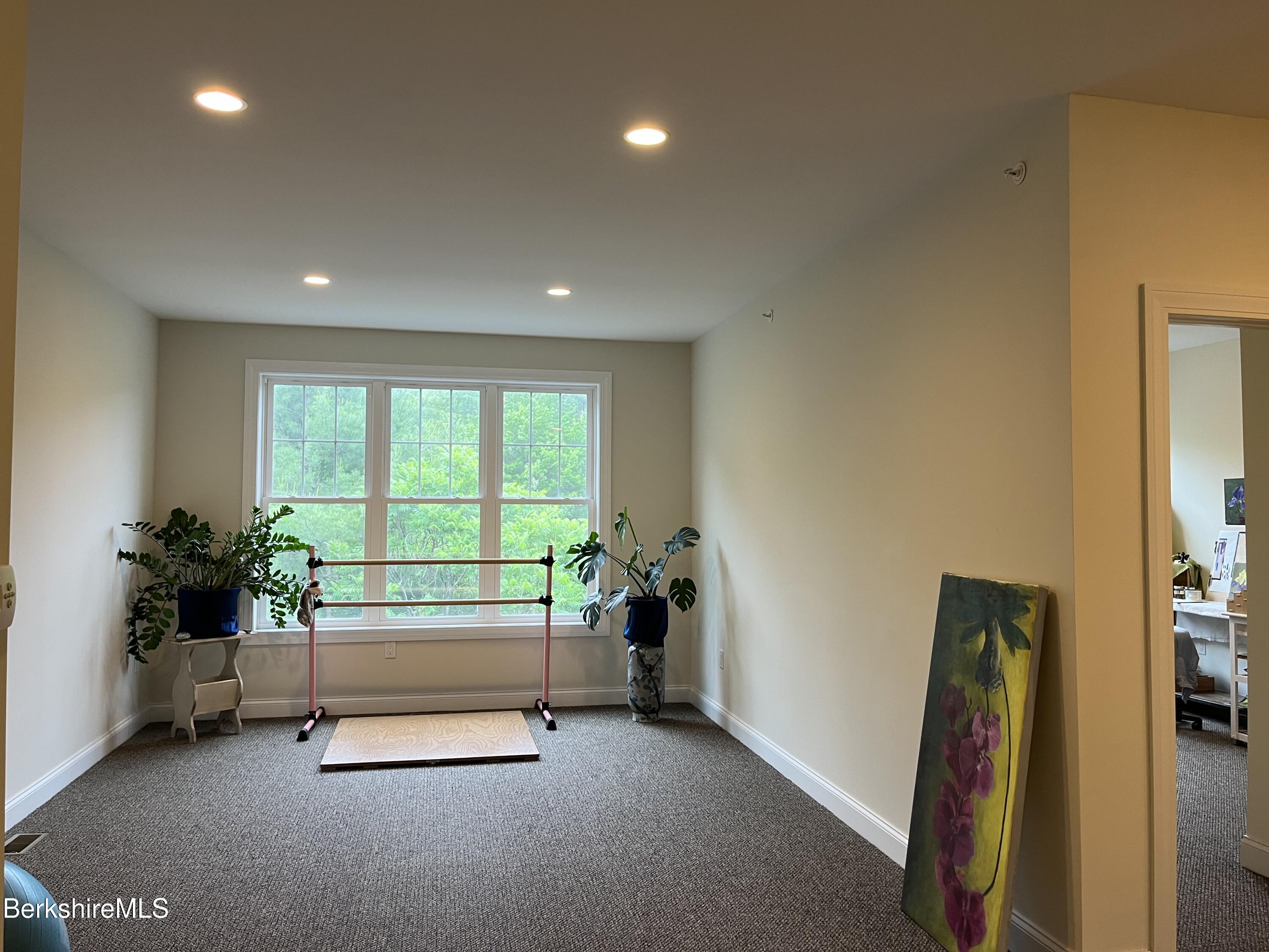 Lenox, Massachusetts 01240, United States, 3 Bedrooms Bedrooms, ,3 BathroomsBathrooms,Residential,Active,151538