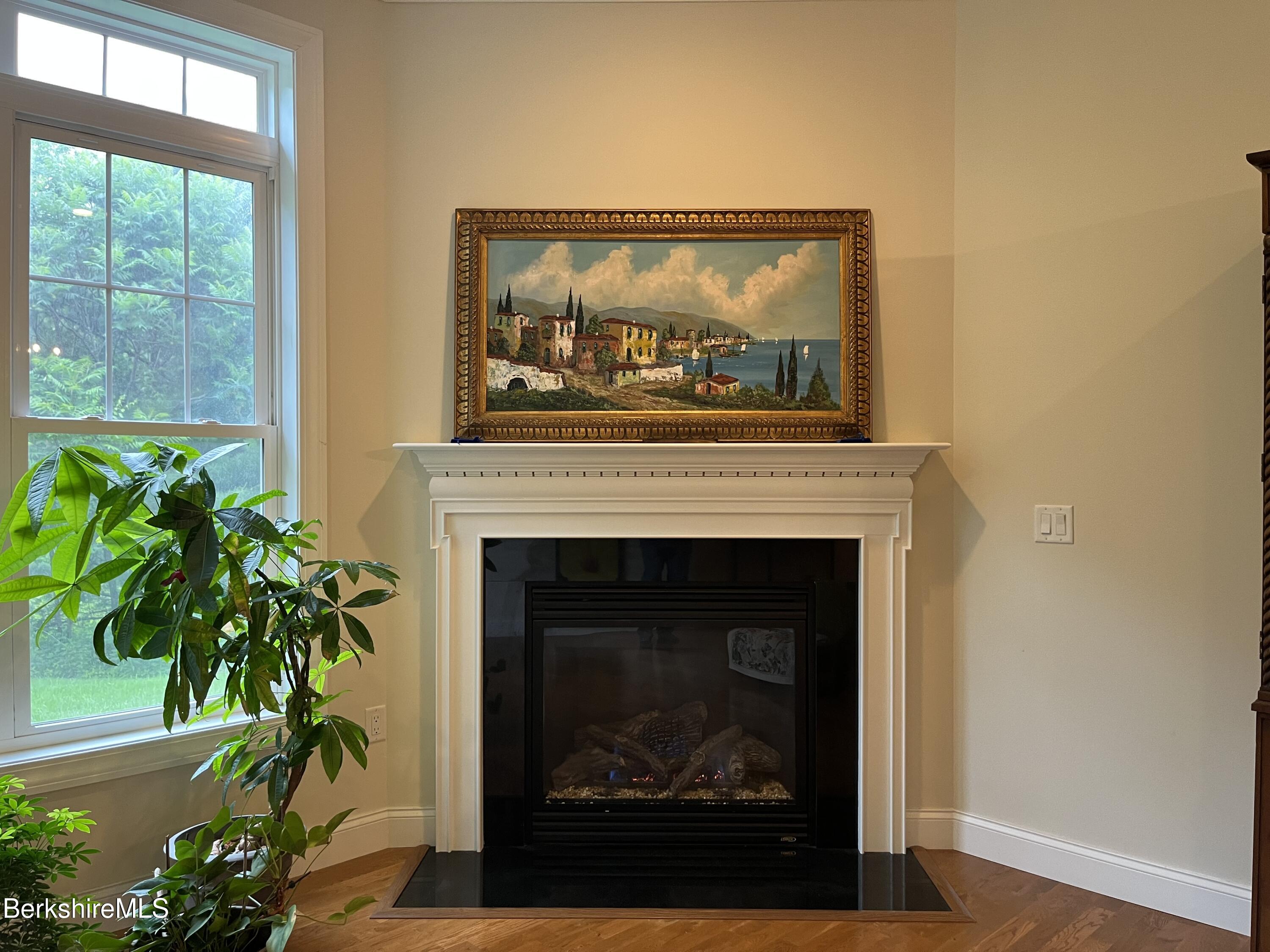 Lenox, Massachusetts 01240, United States, 3 Bedrooms Bedrooms, ,3 BathroomsBathrooms,Residential,Active,151538