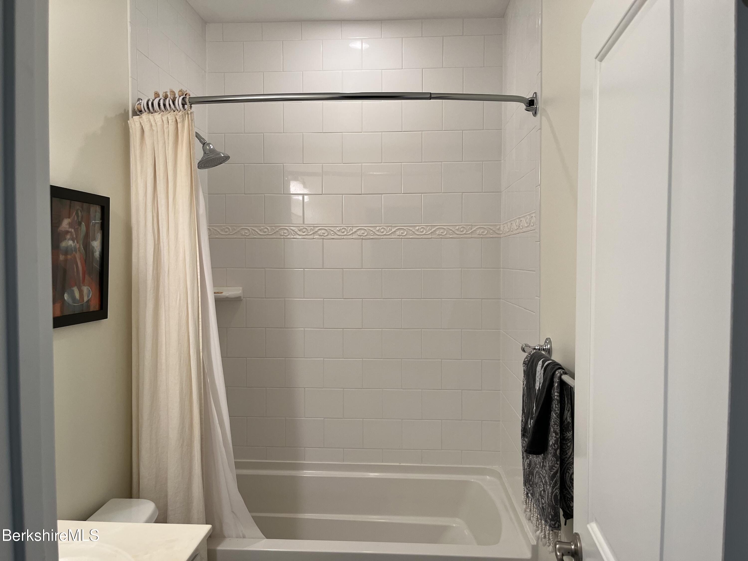 Lenox, Massachusetts 01240, United States, 3 Bedrooms Bedrooms, ,3 BathroomsBathrooms,Residential,Active,151538