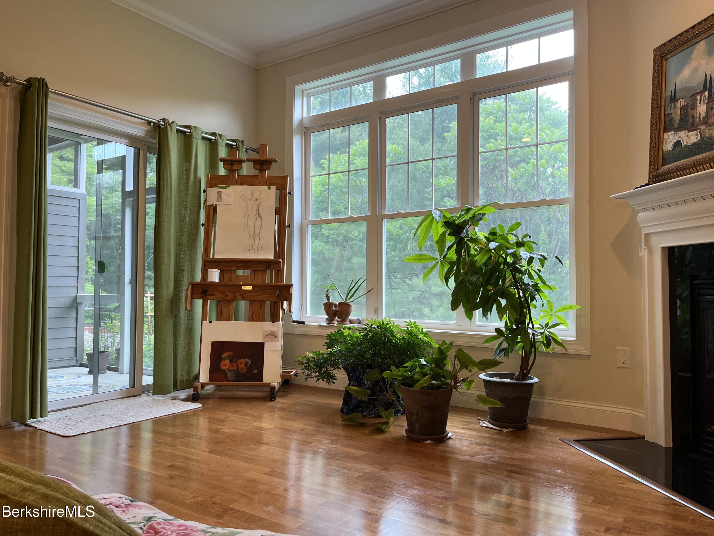 Lenox, Massachusetts 01240, United States, 3 Bedrooms Bedrooms, ,3 BathroomsBathrooms,Residential,Active,151538