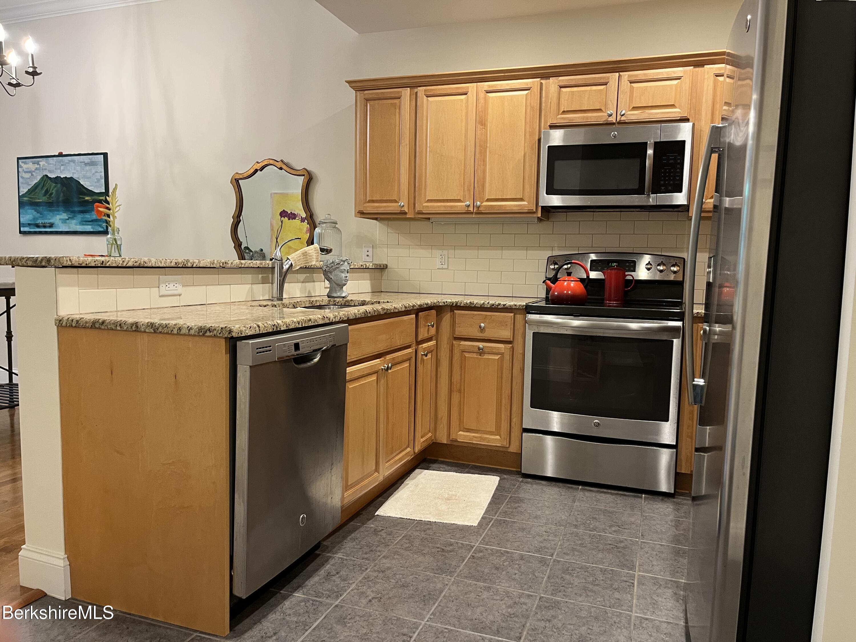 Lenox, Massachusetts 01240, United States, 3 Bedrooms Bedrooms, ,3 BathroomsBathrooms,Residential,Active,151538