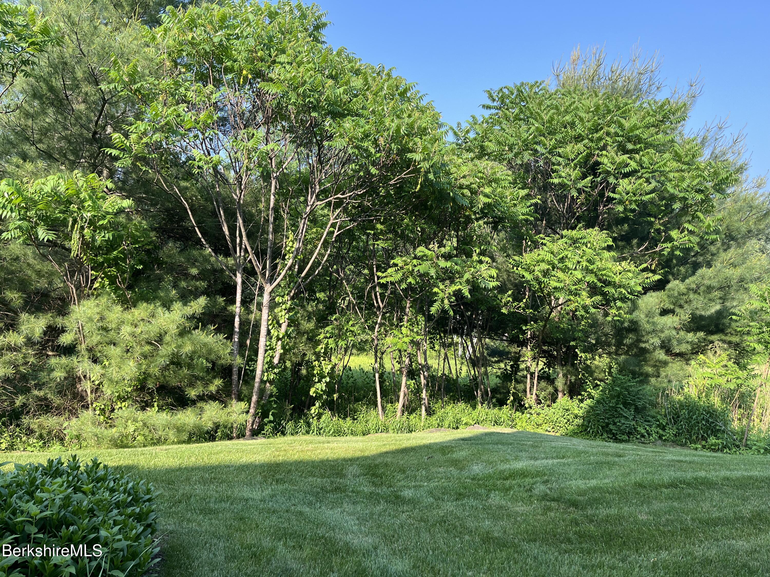 Lenox, Massachusetts 01240, United States, 3 Bedrooms Bedrooms, ,3 BathroomsBathrooms,Residential,Active,151538