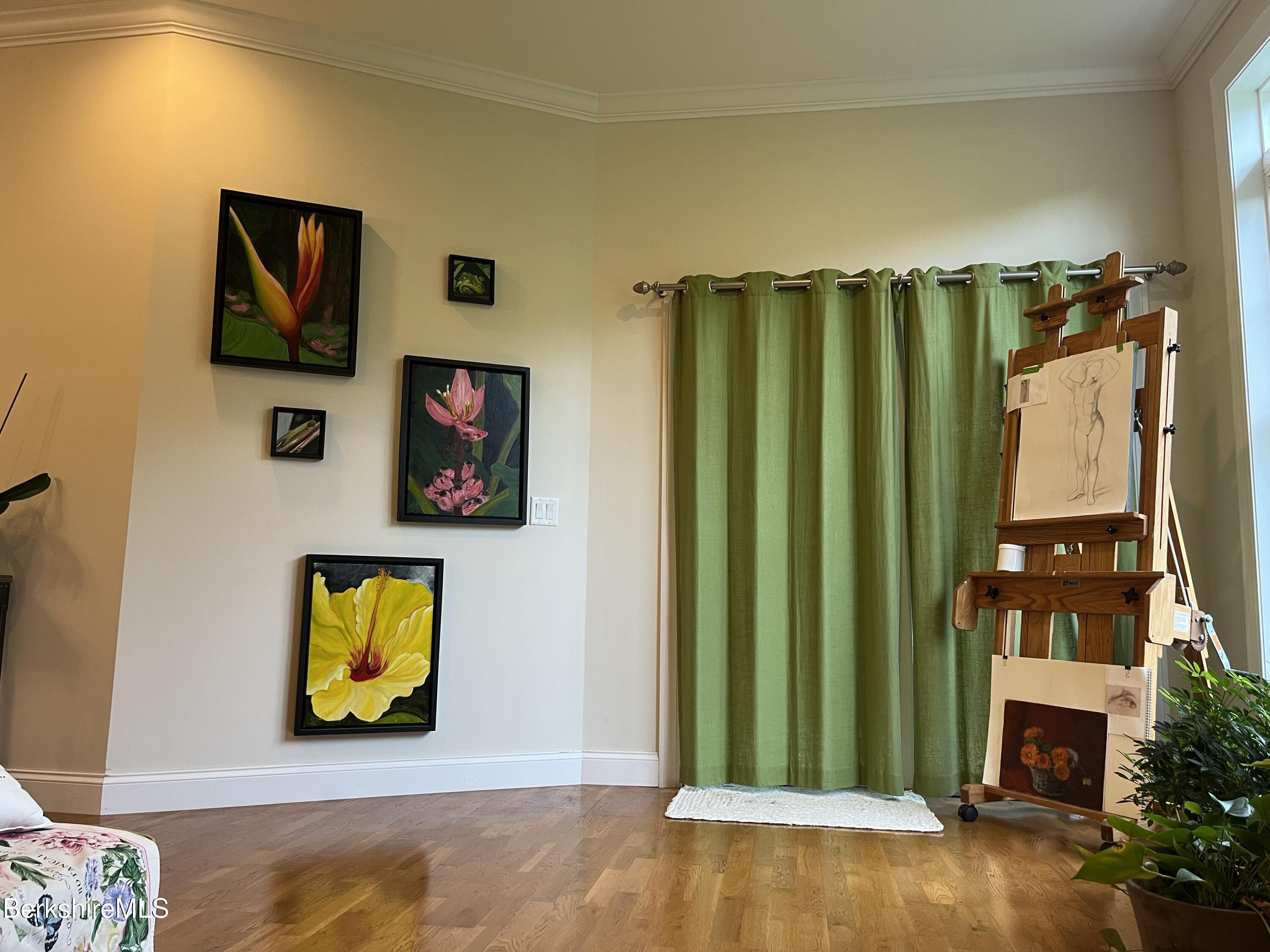 Lenox, Massachusetts 01240, United States, 3 Bedrooms Bedrooms, ,3 BathroomsBathrooms,Residential,Active,151538