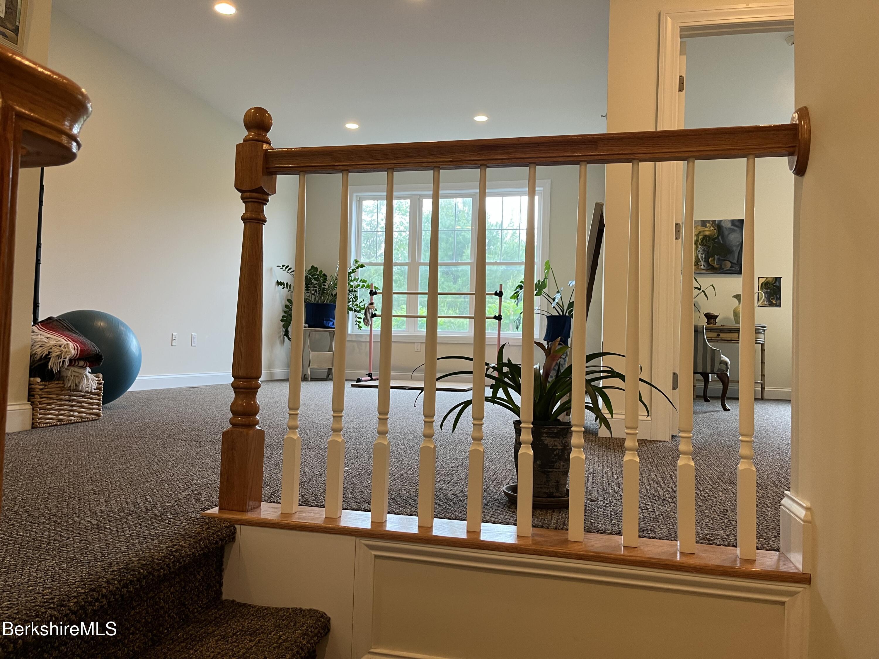 Lenox, Massachusetts 01240, United States, 3 Bedrooms Bedrooms, ,3 BathroomsBathrooms,Residential,Active,151538