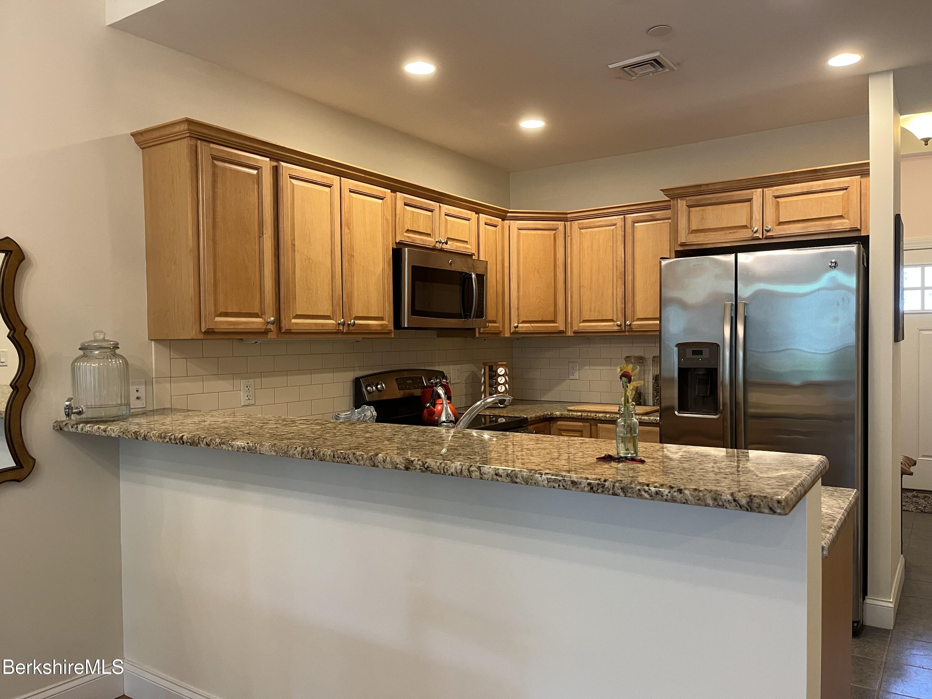 Lenox, Massachusetts 01240, United States, 3 Bedrooms Bedrooms, ,3 BathroomsBathrooms,Residential,Active,151538