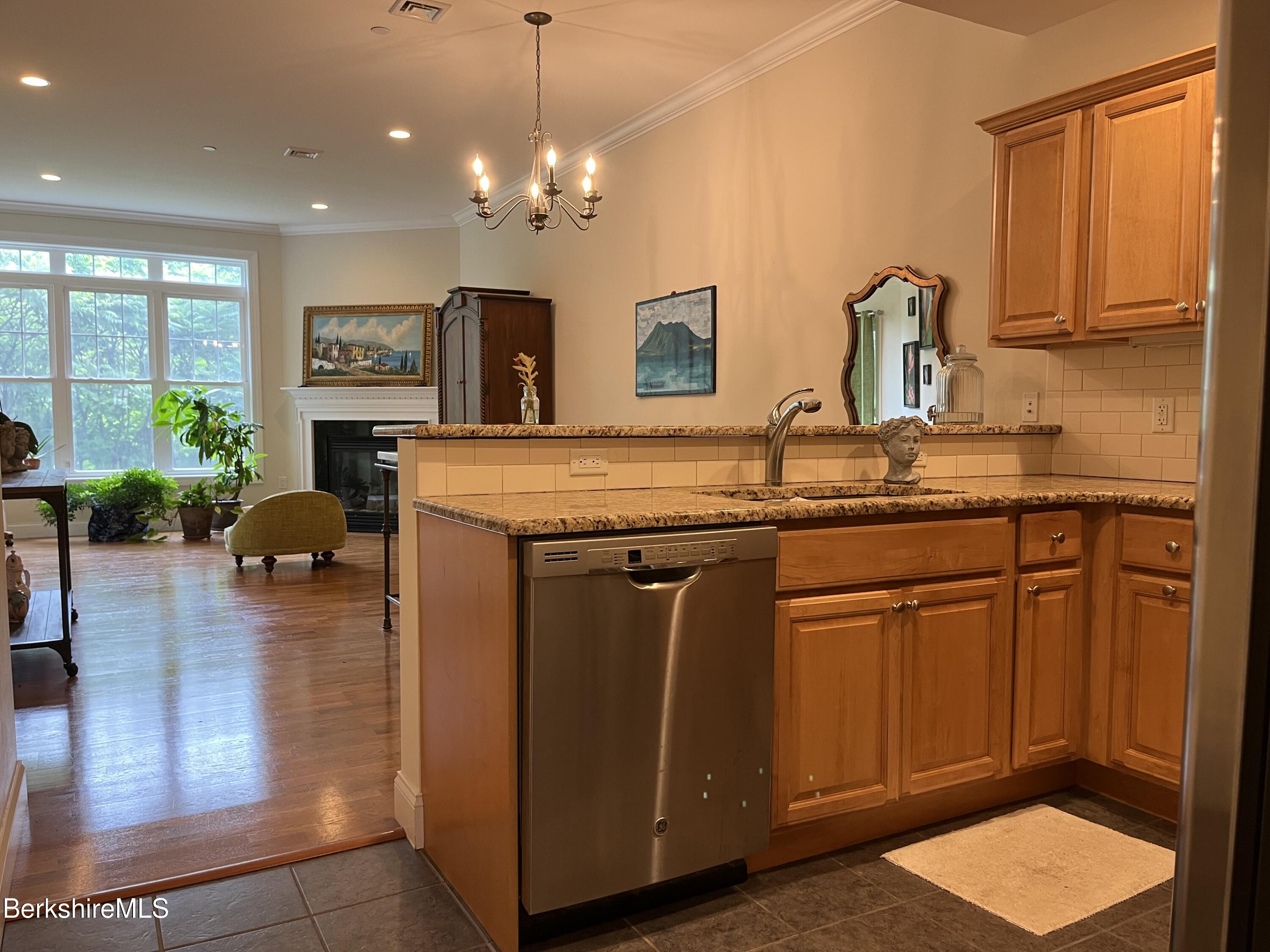 Lenox, Massachusetts 01240, United States, 3 Bedrooms Bedrooms, ,3 BathroomsBathrooms,Residential,Active,151538