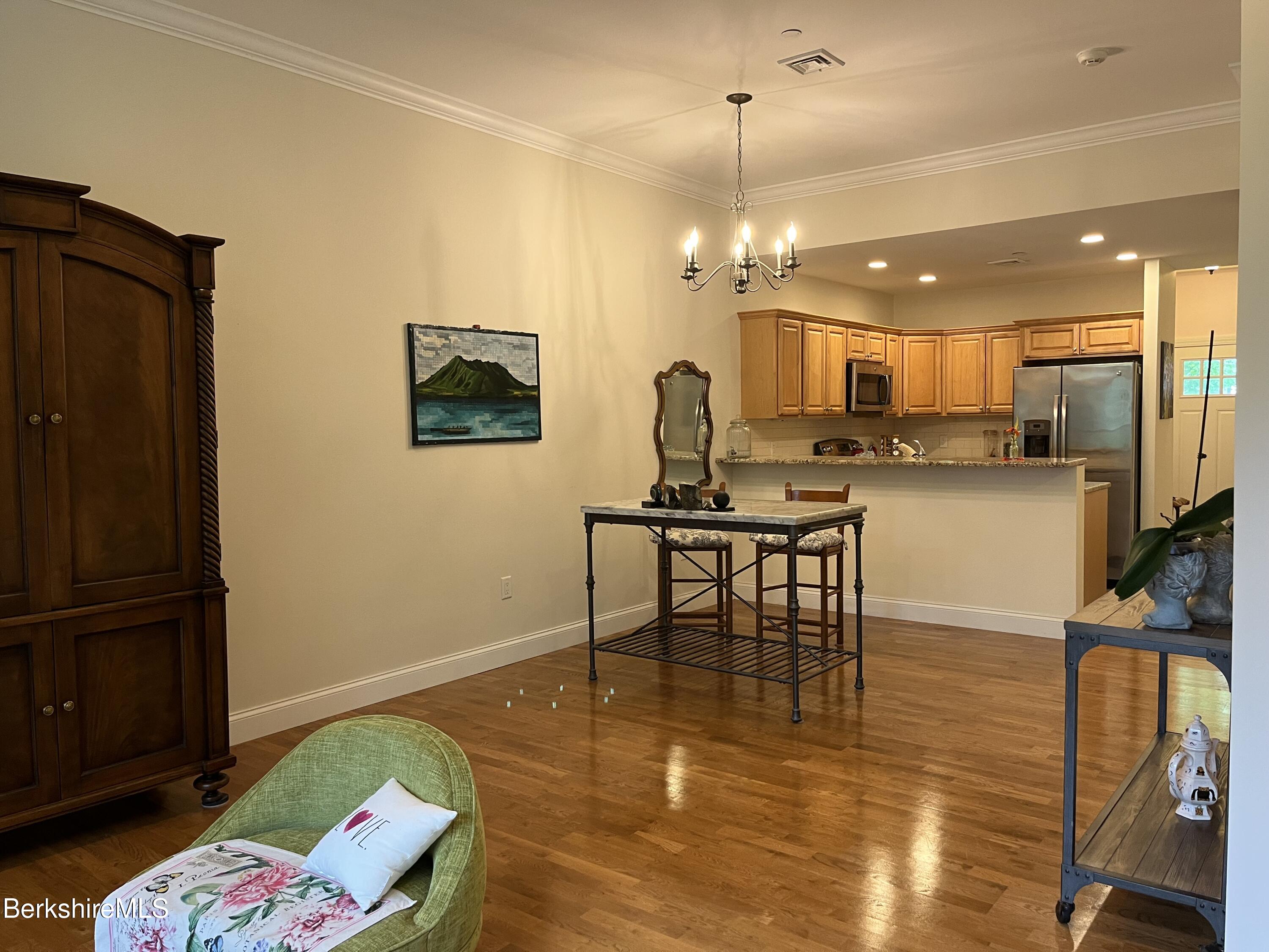 Lenox, Massachusetts 01240, United States, 3 Bedrooms Bedrooms, ,3 BathroomsBathrooms,Residential,Active,151538