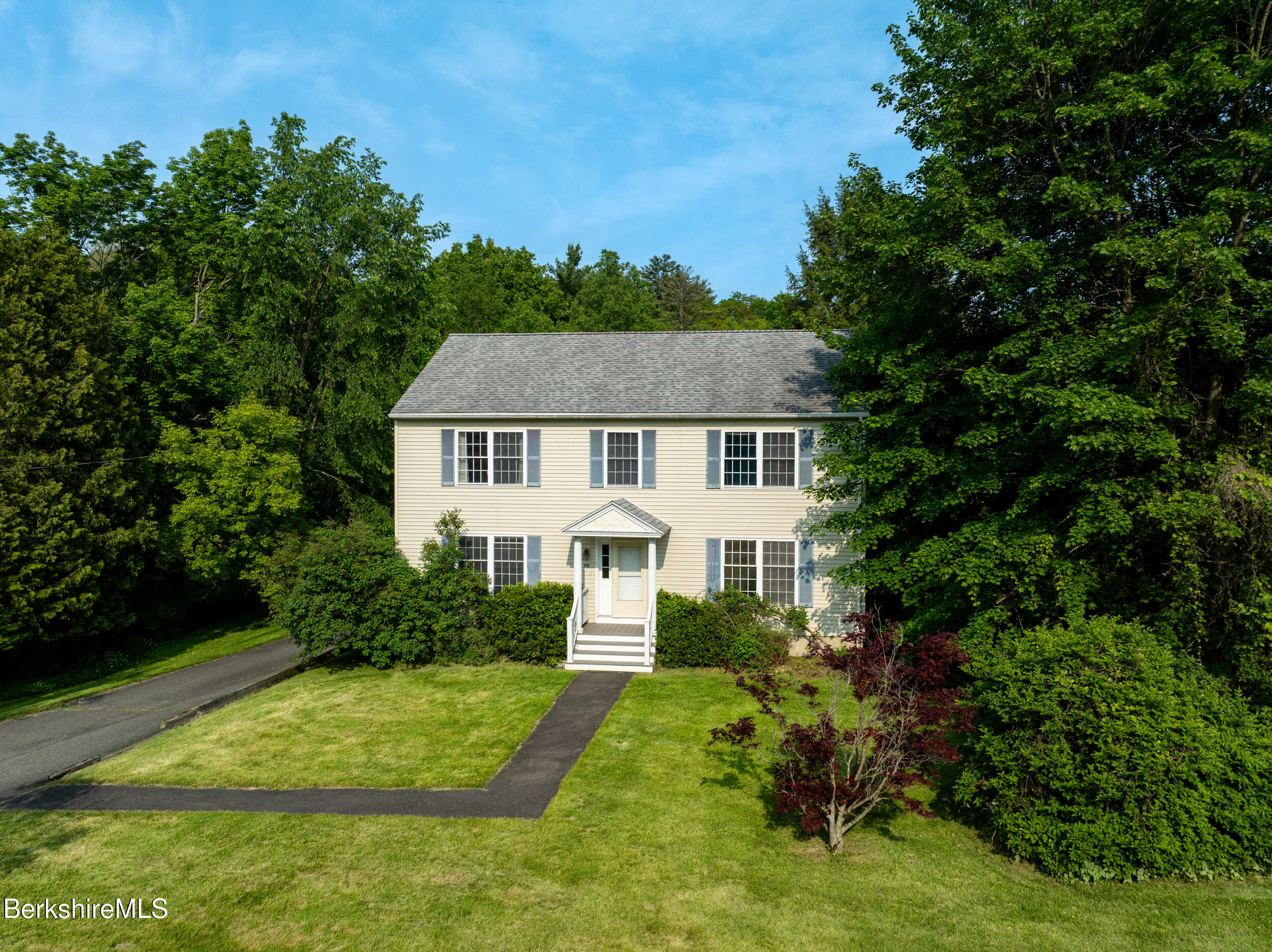 518 Water St, Williamstown, Massachusetts image 1