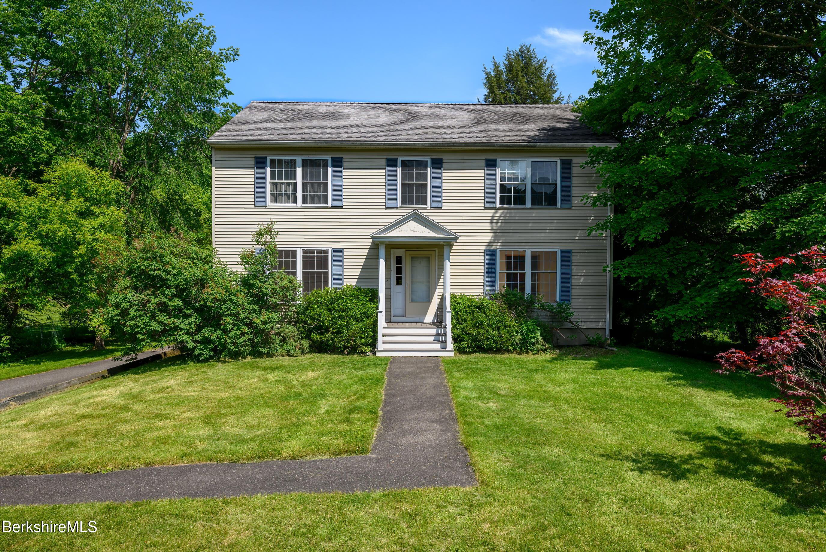 518 Water St, Williamstown, Massachusetts image 2