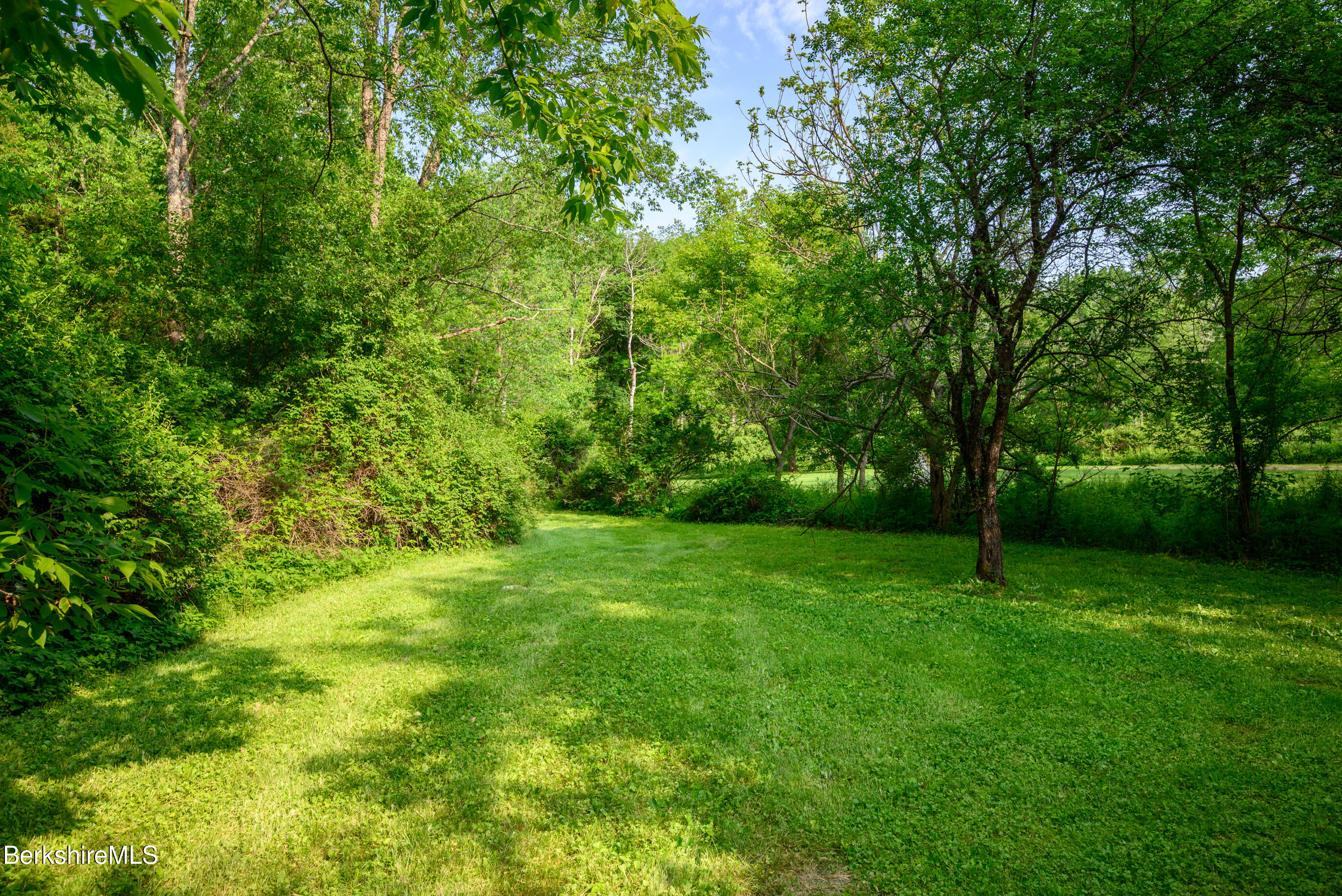 518 Water St, Williamstown, Massachusetts image 8