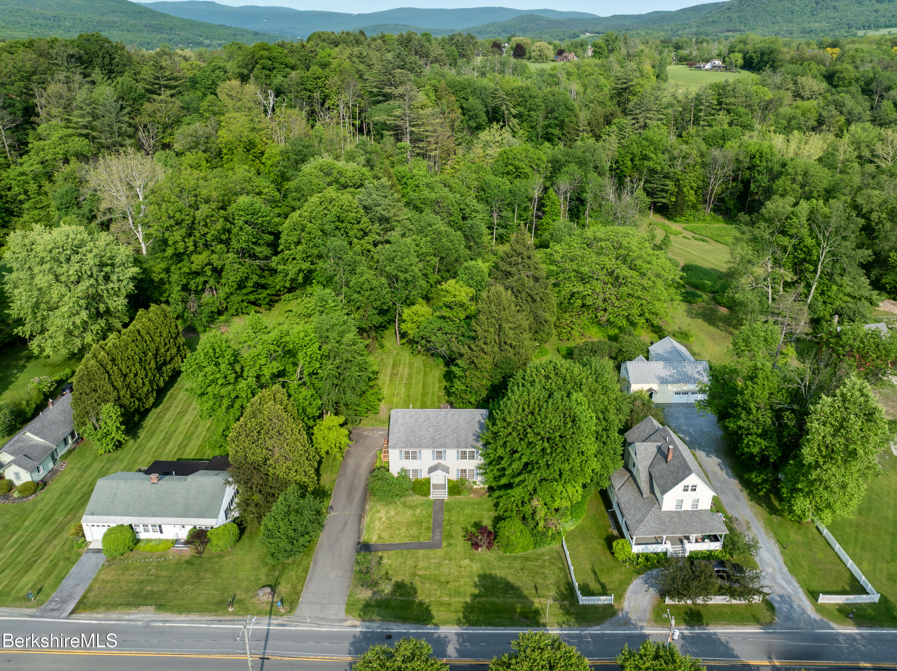 518 Water St, Williamstown, Massachusetts image 37