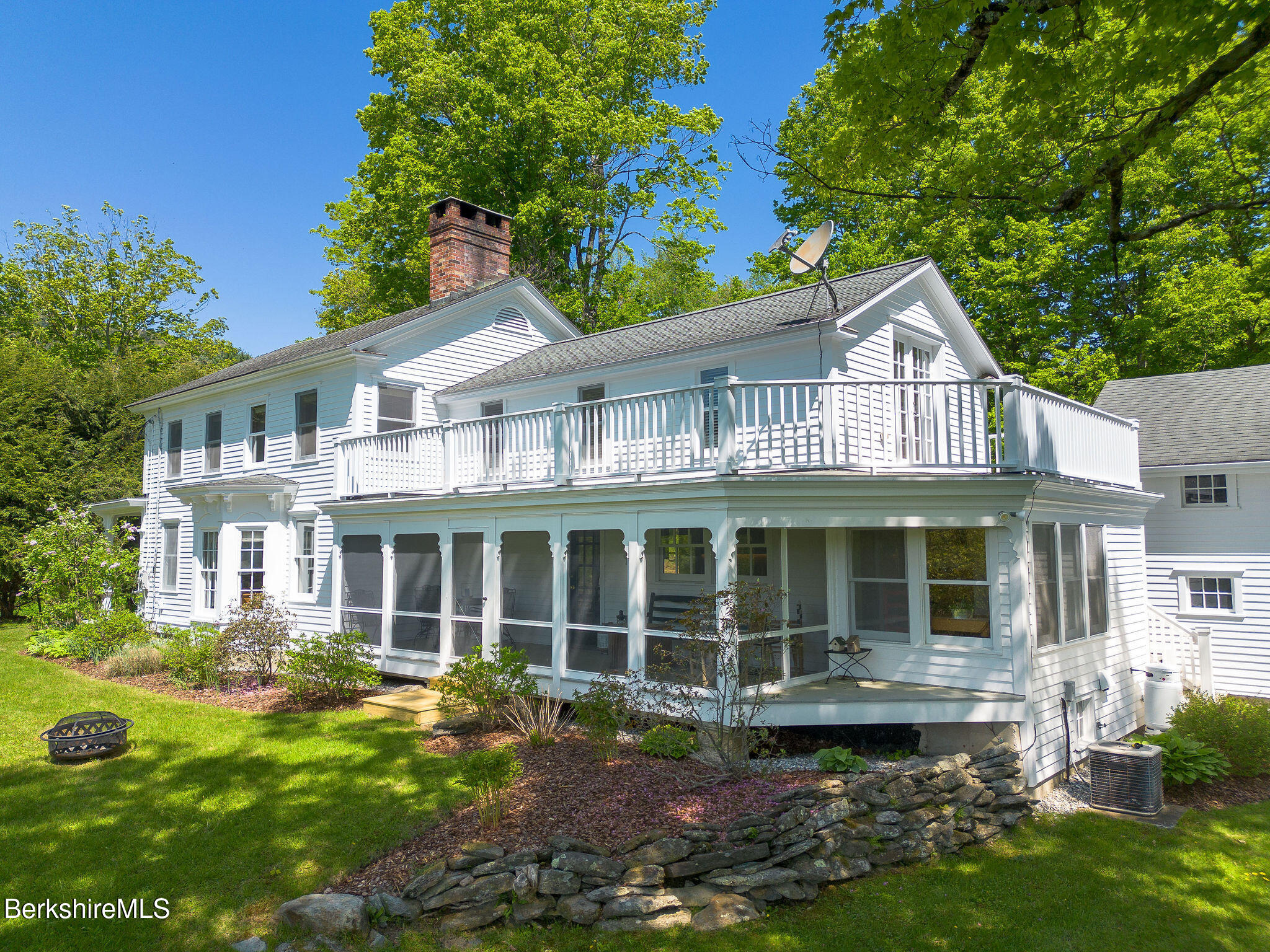 279 Great Barrington Rd, West Stockbridge, Massachusetts image 1