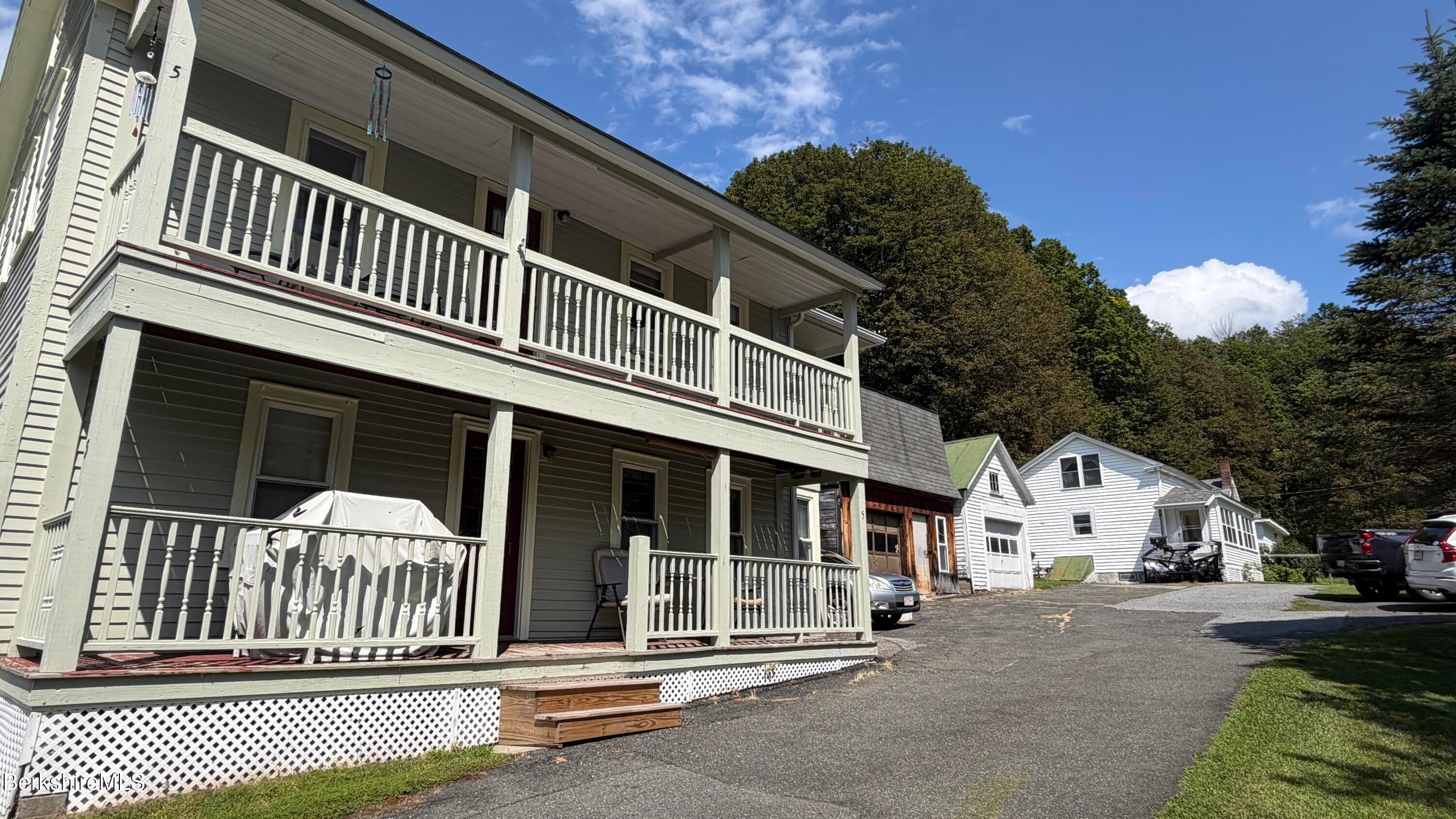 5 Richmond Ln