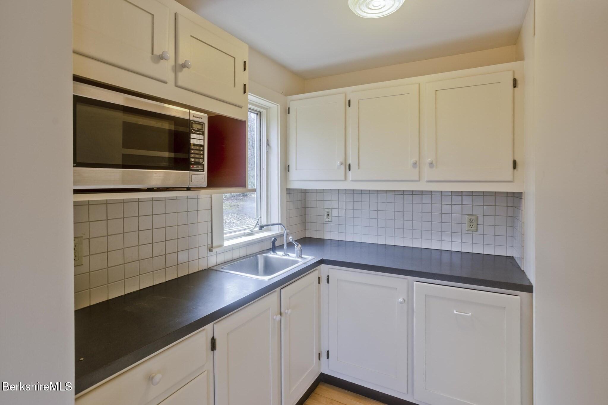 21 Unquomonk Rd, Williamsburg, Massachusetts image 19
