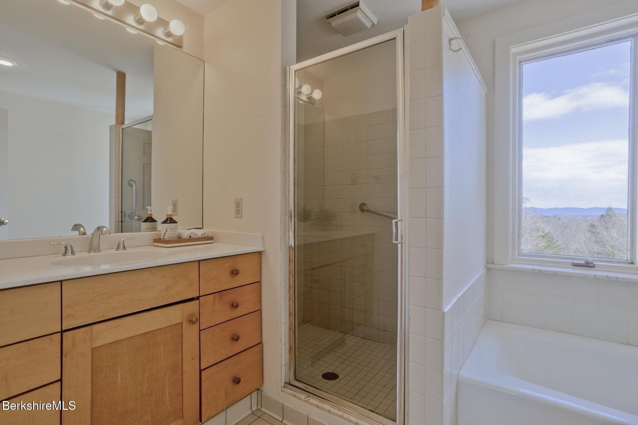 21 Unquomonk Rd, Williamsburg, Massachusetts image 36