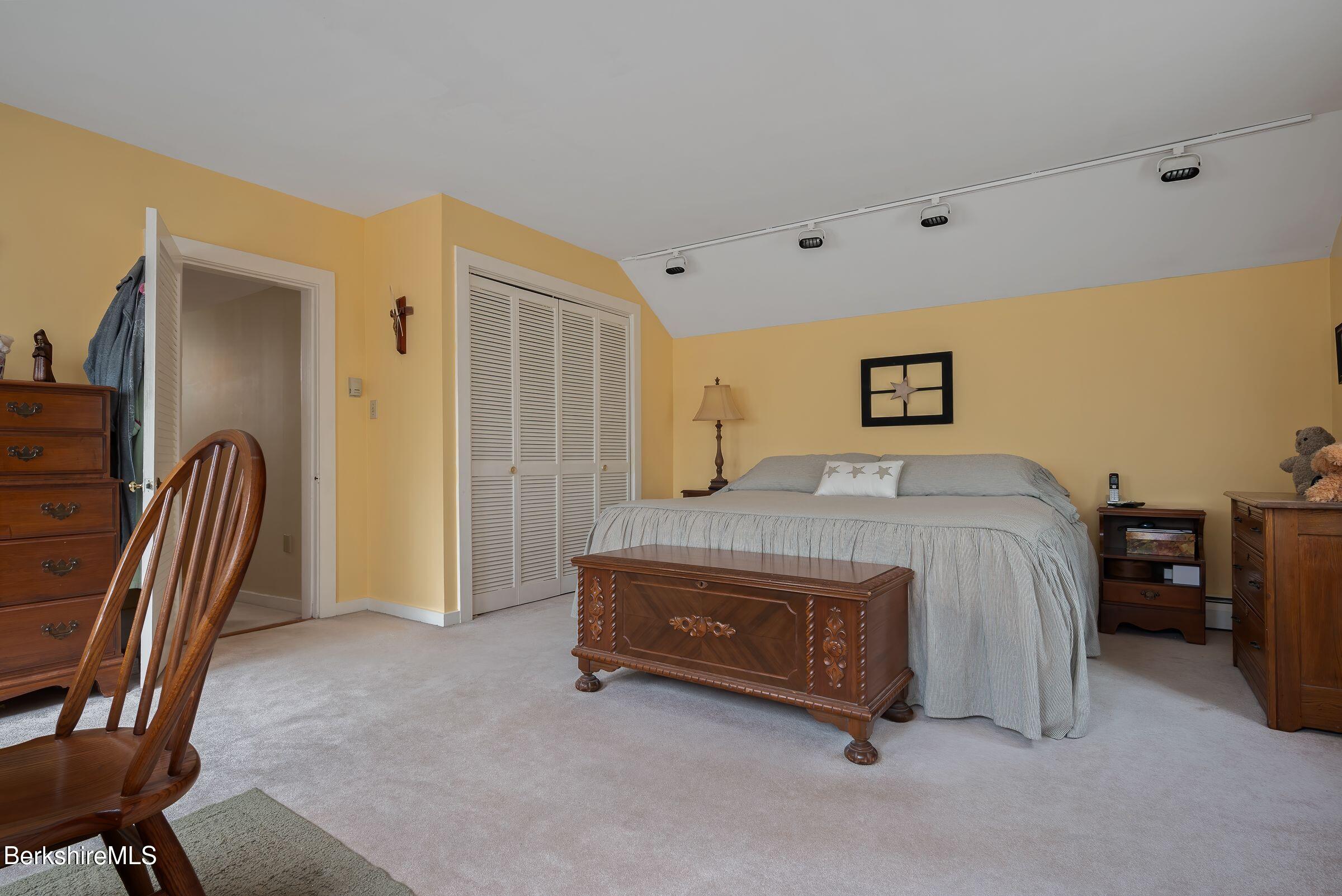 924 Henderson Rd, Williamstown, Massachusetts image 33