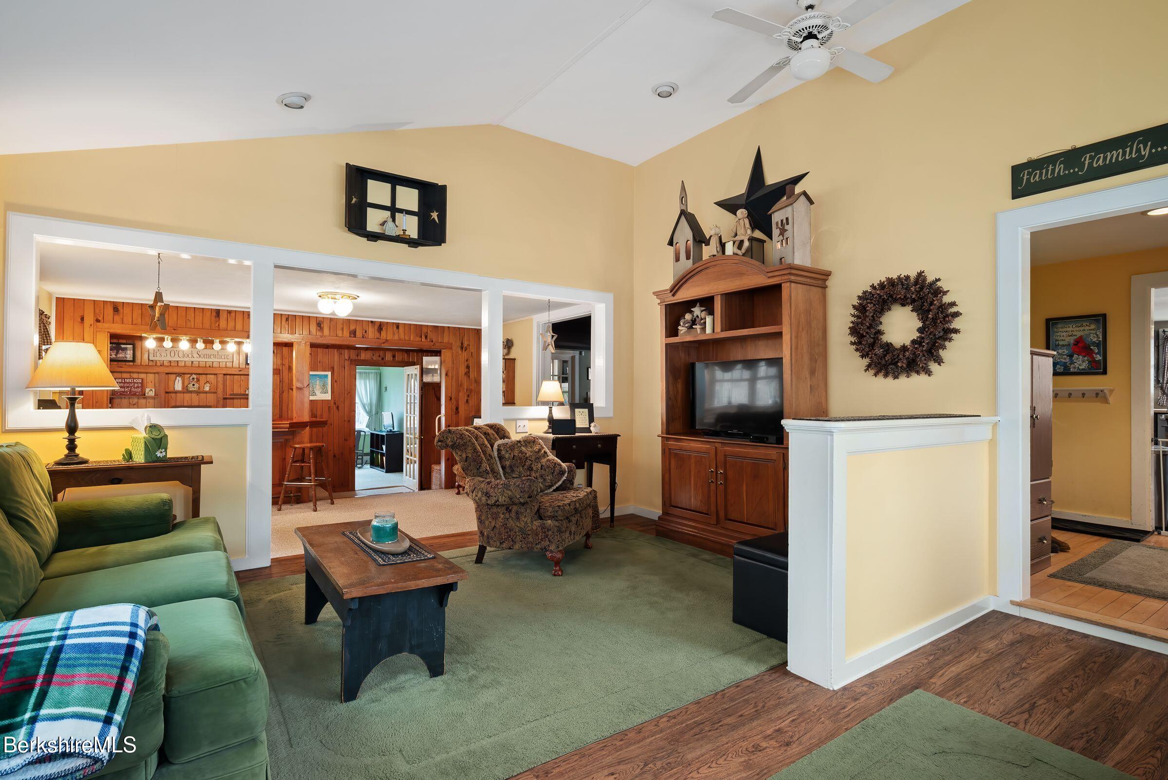 924 Henderson Rd, Williamstown, Massachusetts image 8
