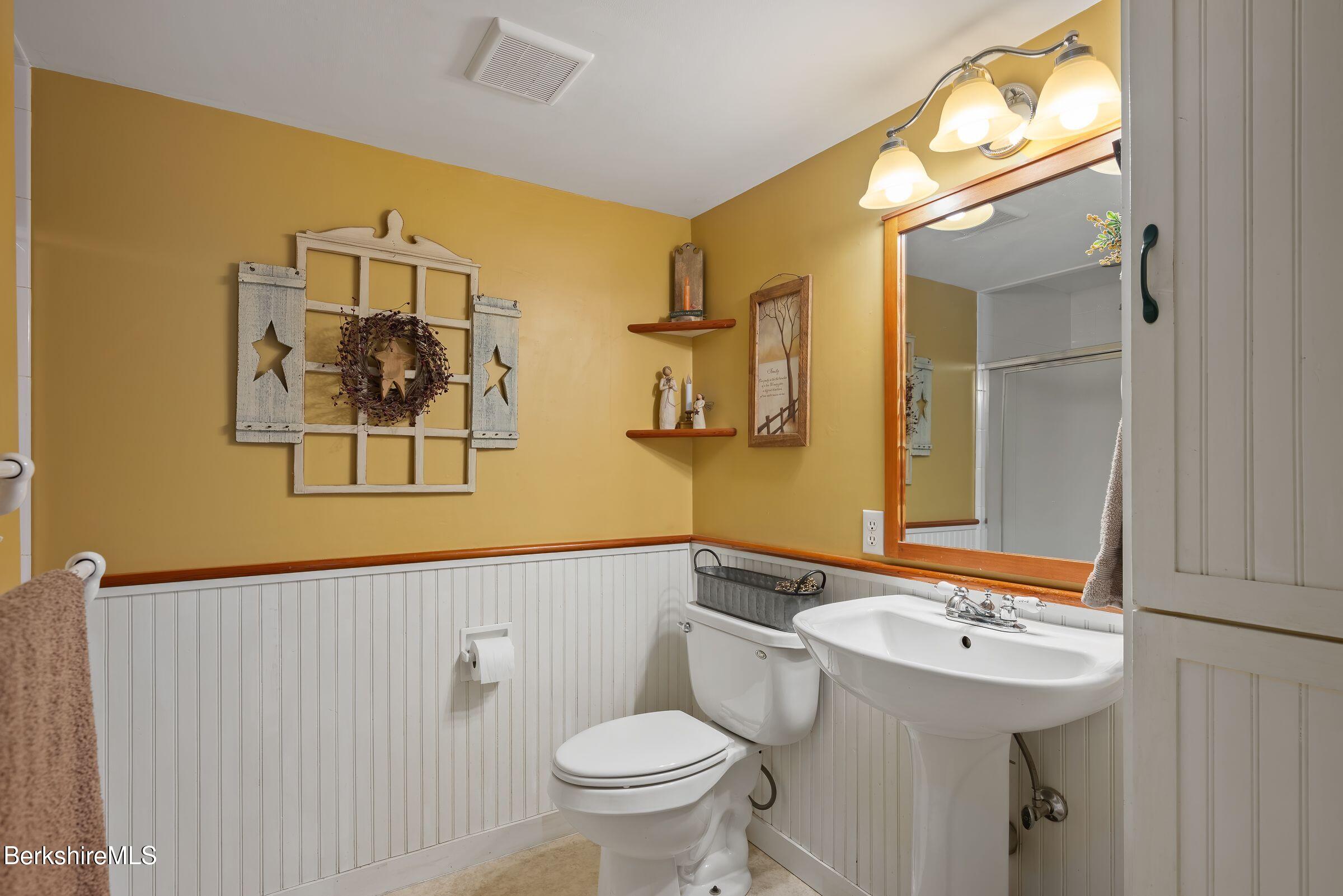 924 Henderson Rd, Williamstown, Massachusetts image 14