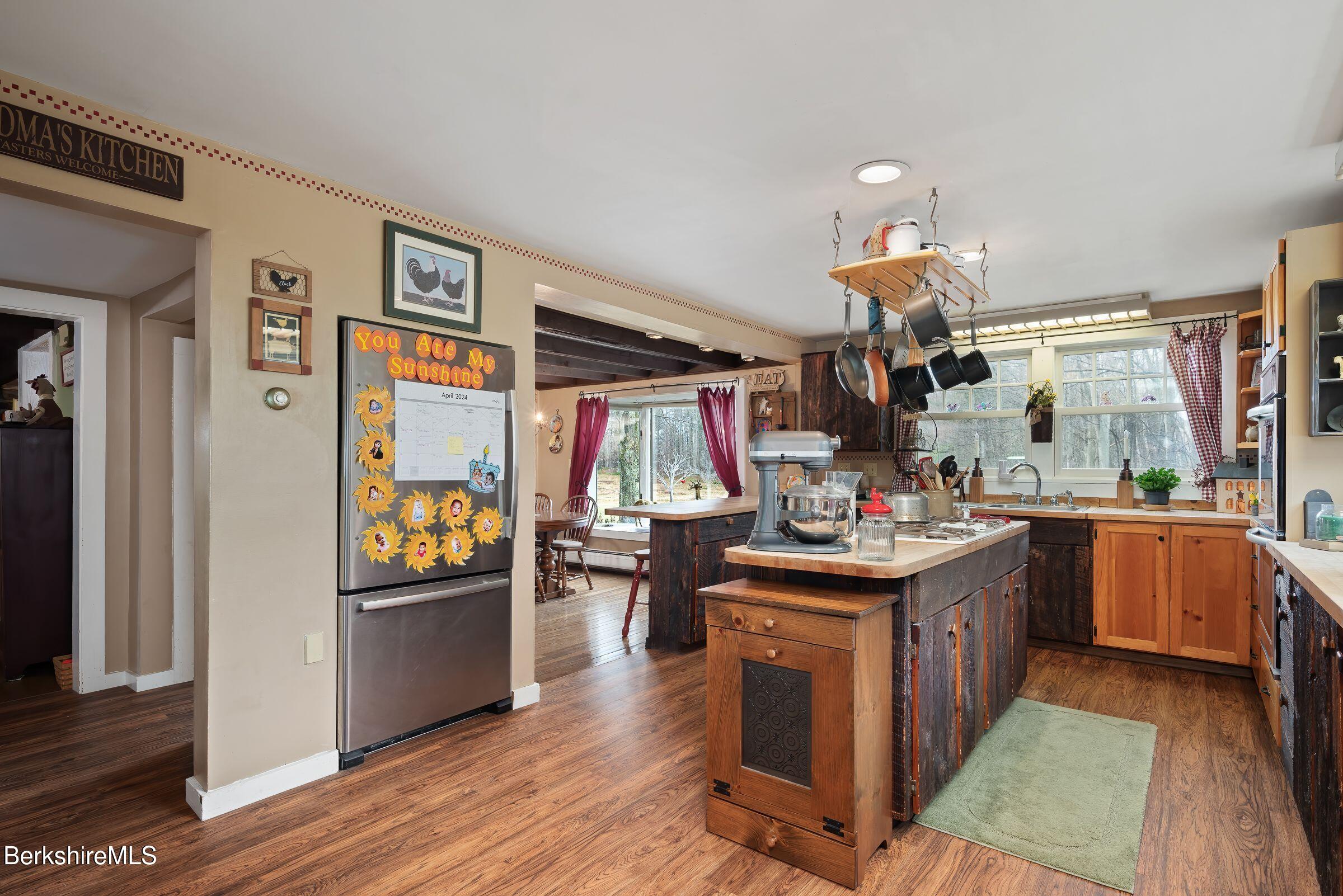 924 Henderson Rd, Williamstown, Massachusetts image 10