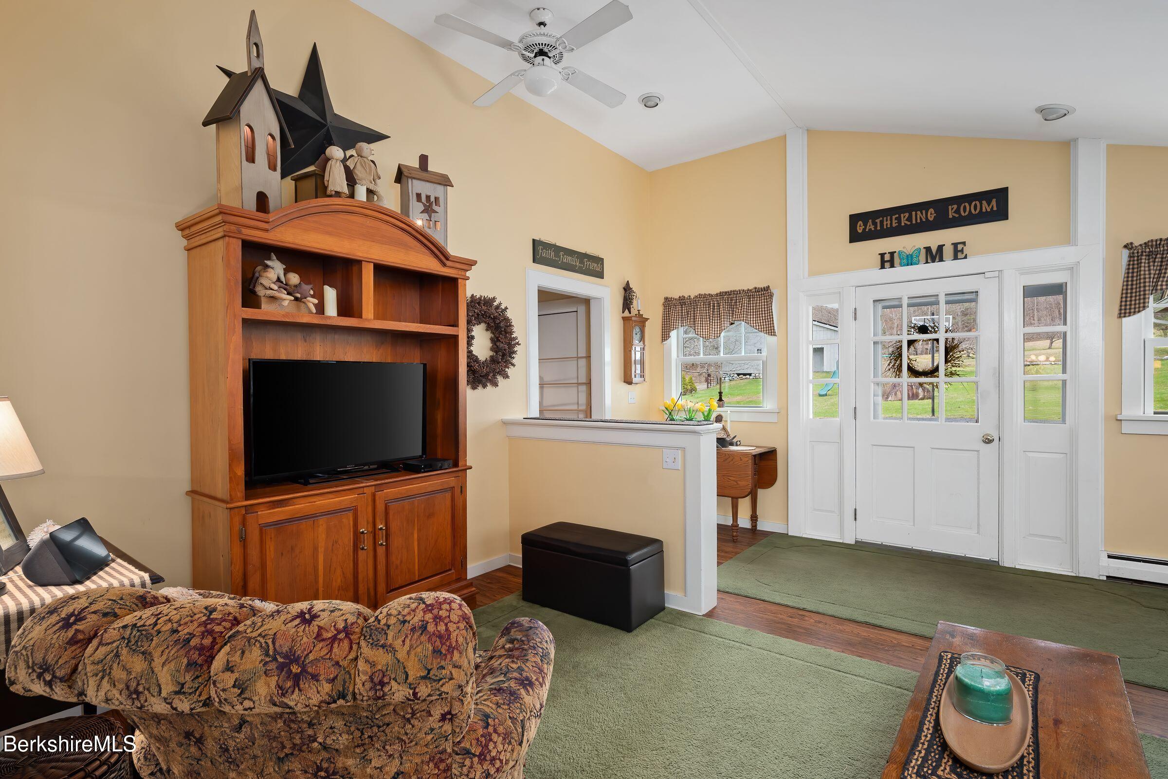 924 Henderson Rd, Williamstown, Massachusetts image 7