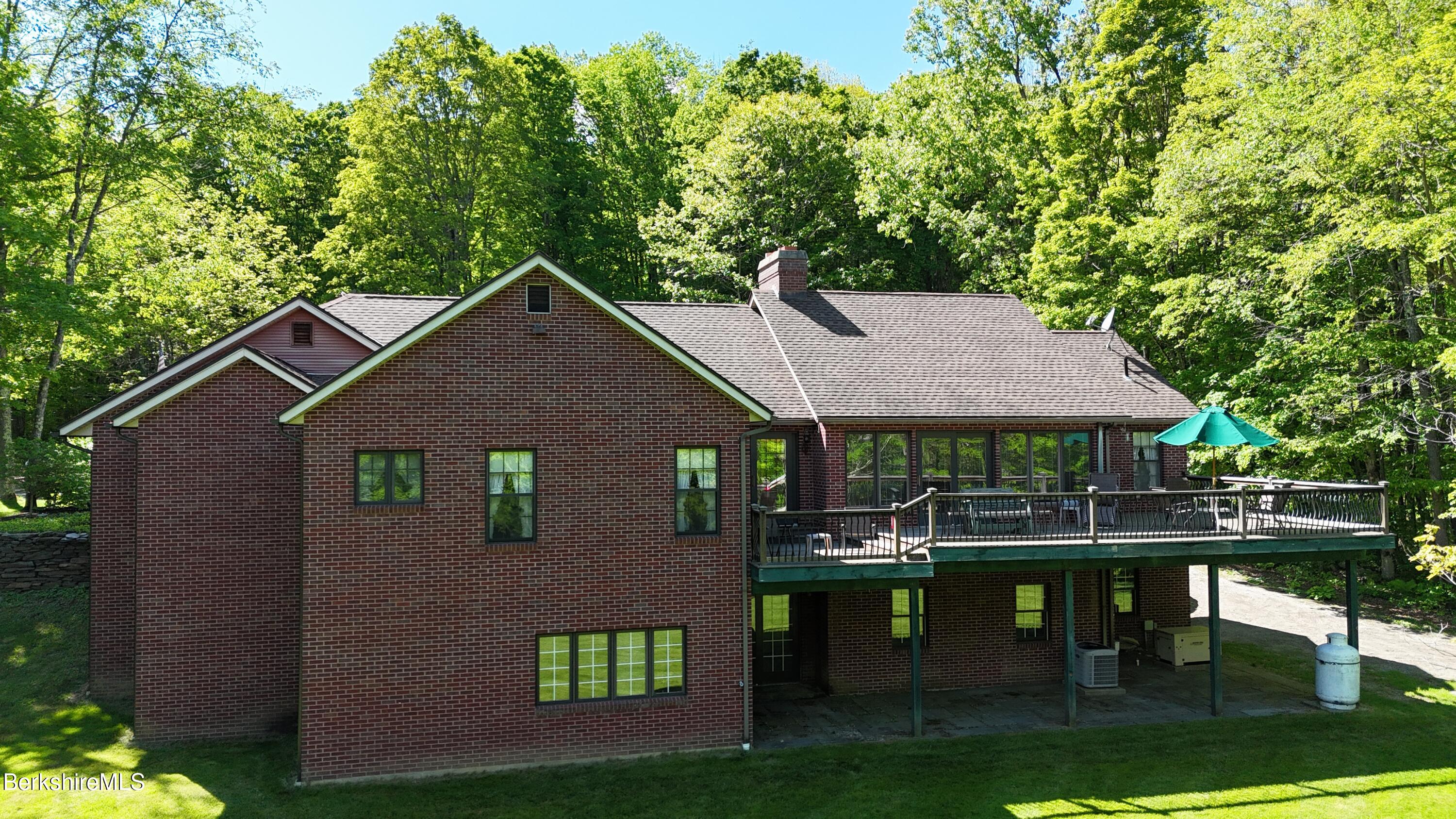 5 Victoria Ln, Lanesborough, Massachusetts image 9