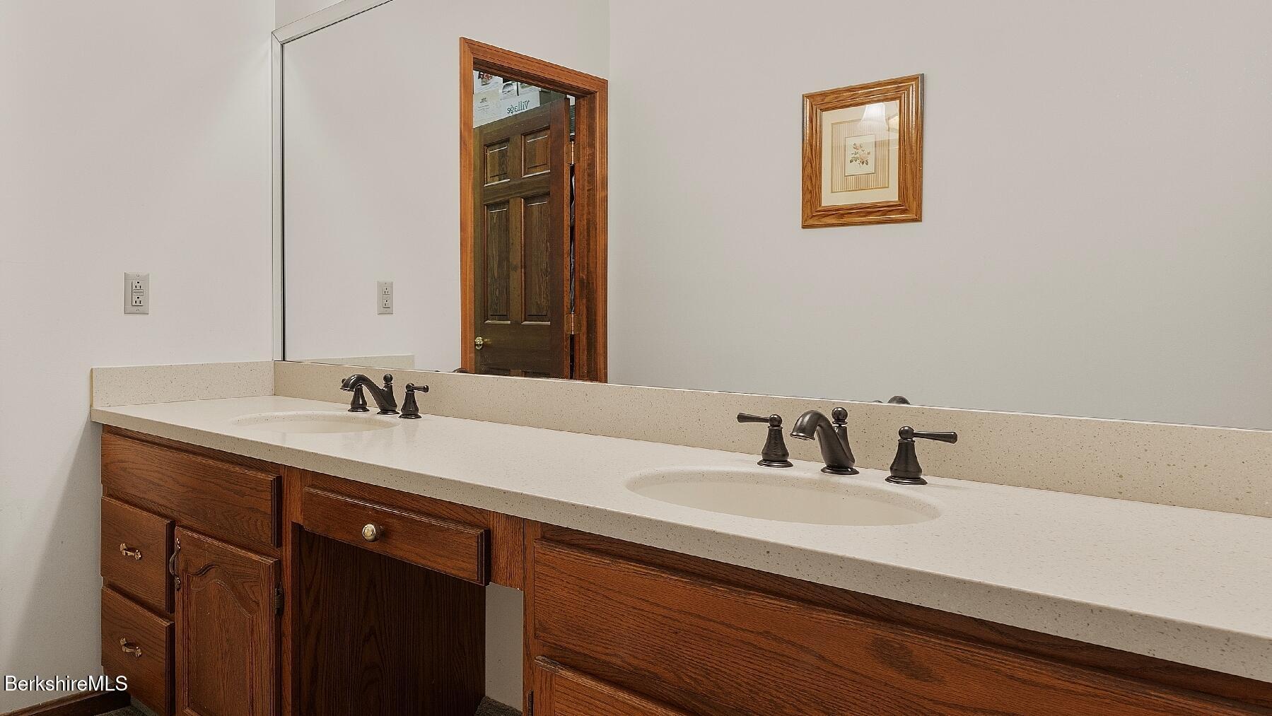 5 Victoria Ln, Lanesborough, Massachusetts image 33