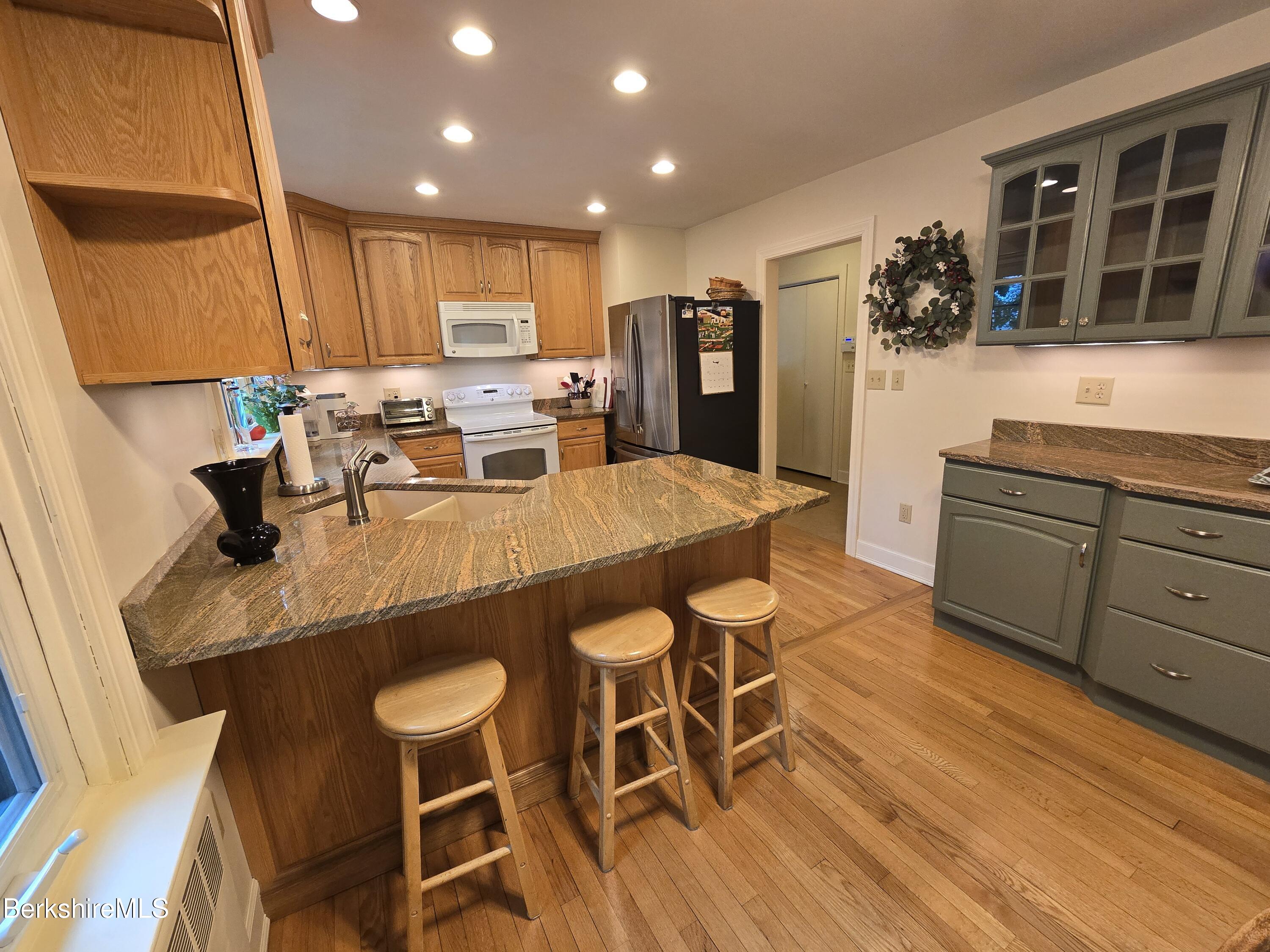 236 Summer St, Lanesborough, Massachusetts image 17
