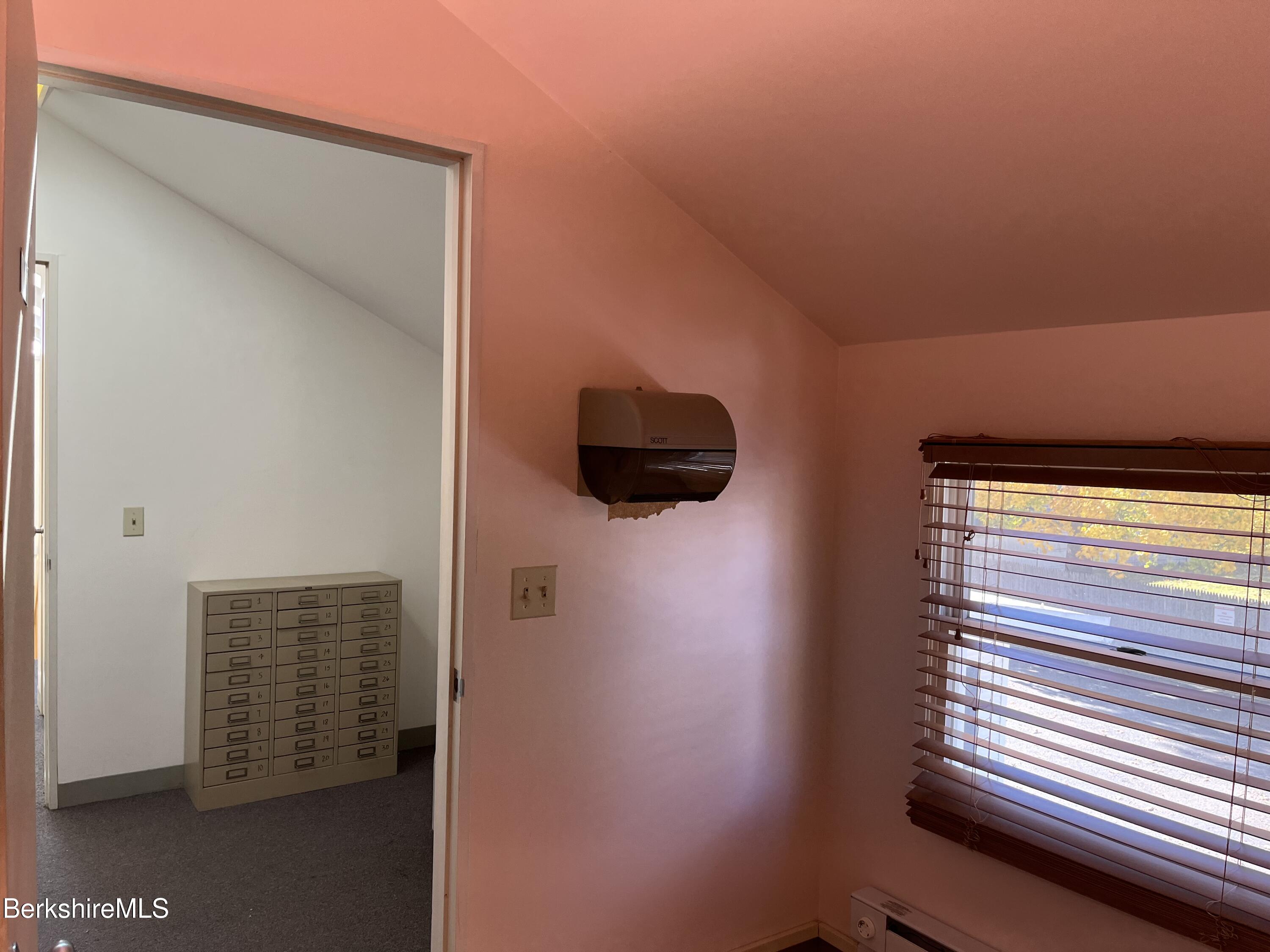 Pittsfield, Massachusetts 01201, United States, ,Commercial,Active,81035