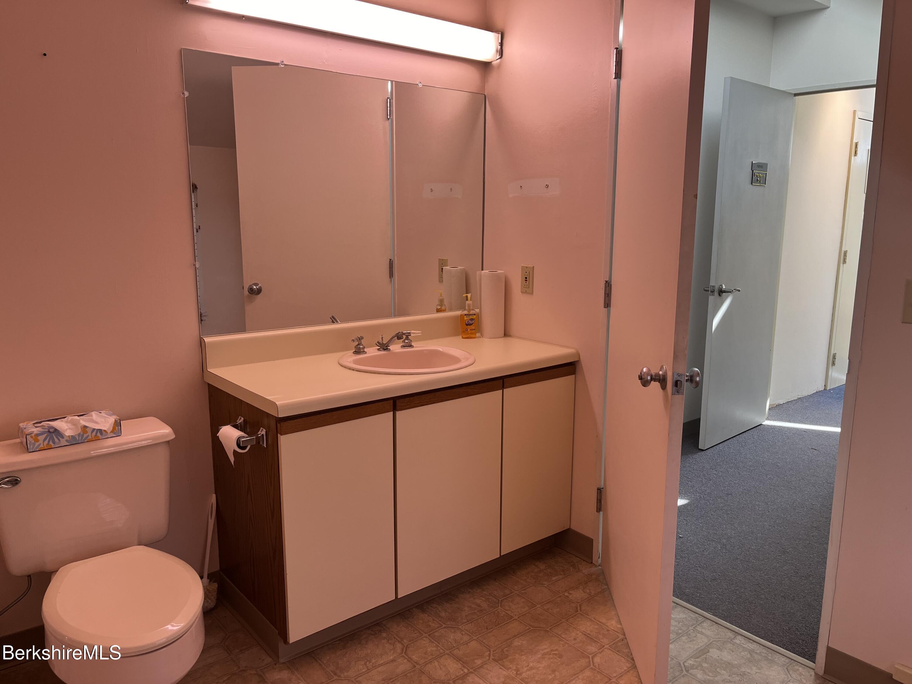 Pittsfield, Massachusetts 01201, United States, ,Commercial,Active,81035