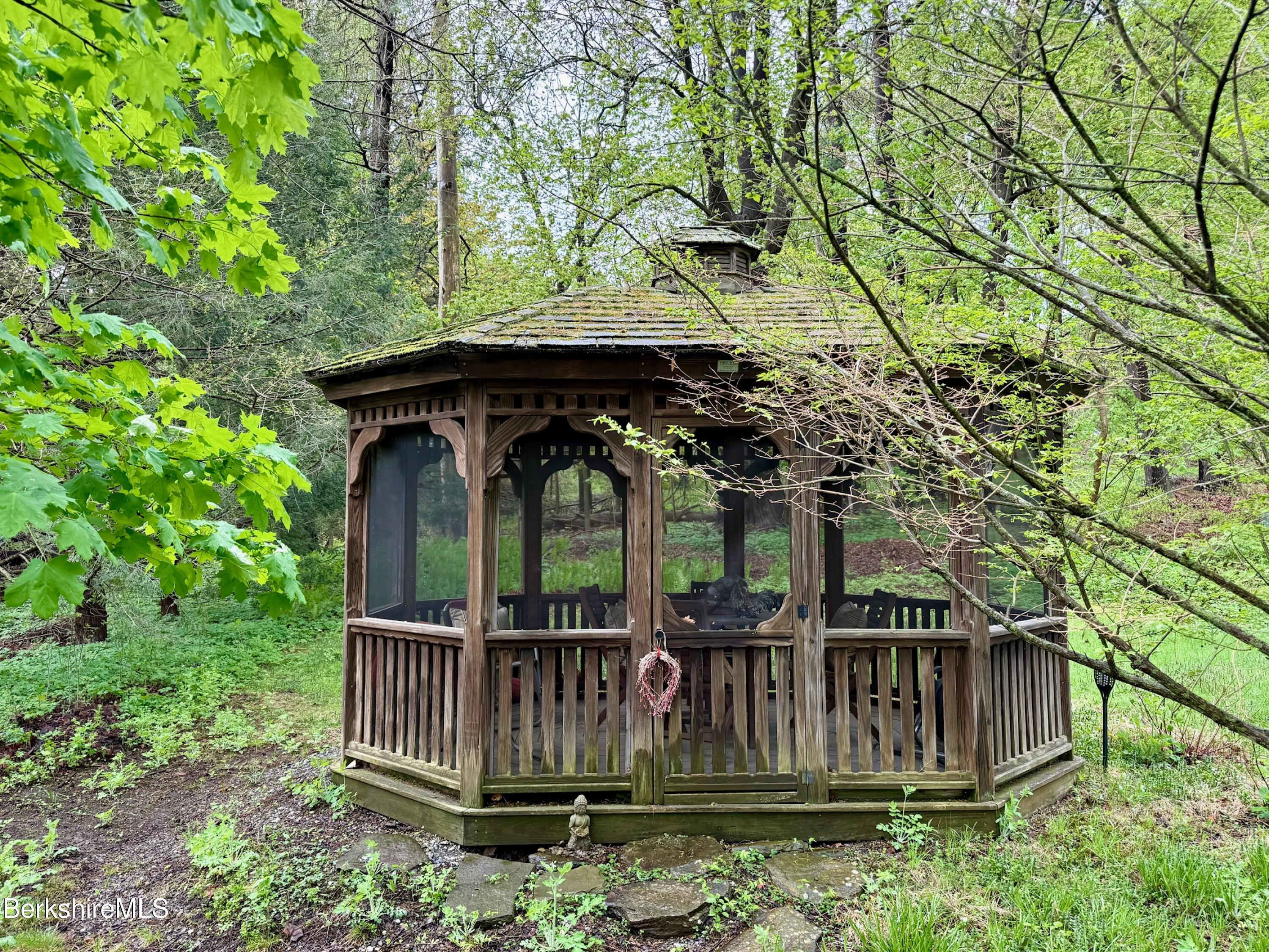 57 South St, Great Barrington, Massachusetts image 32