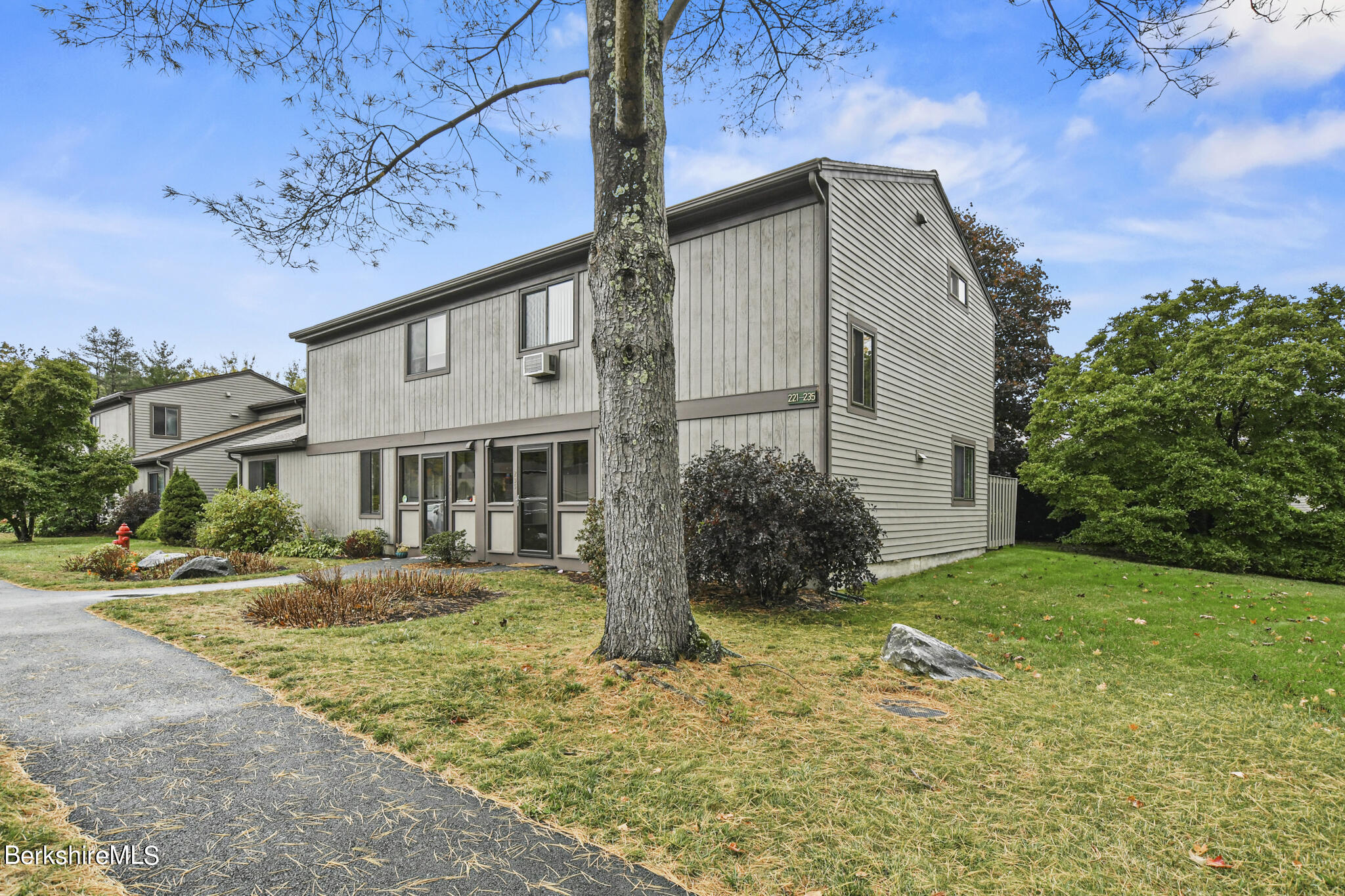 231 S Hemlock Ln, Williamstown, Massachusetts image 3