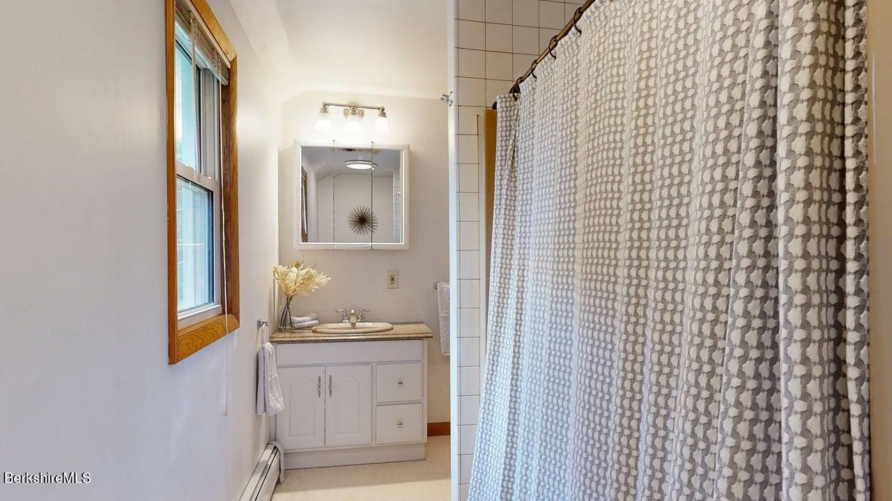 44 Richmond St, Cheshire, Massachusetts image 24
