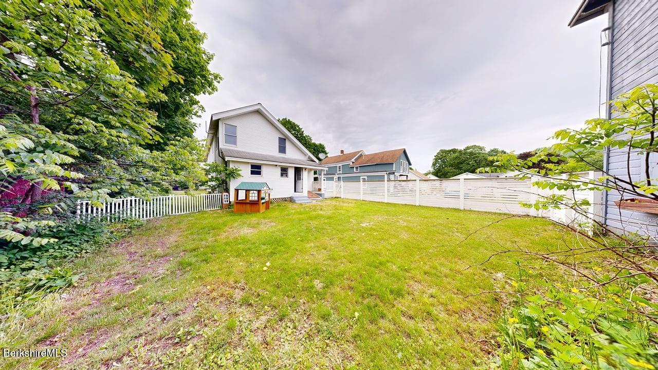 44 Richmond St, Cheshire, Massachusetts image 2