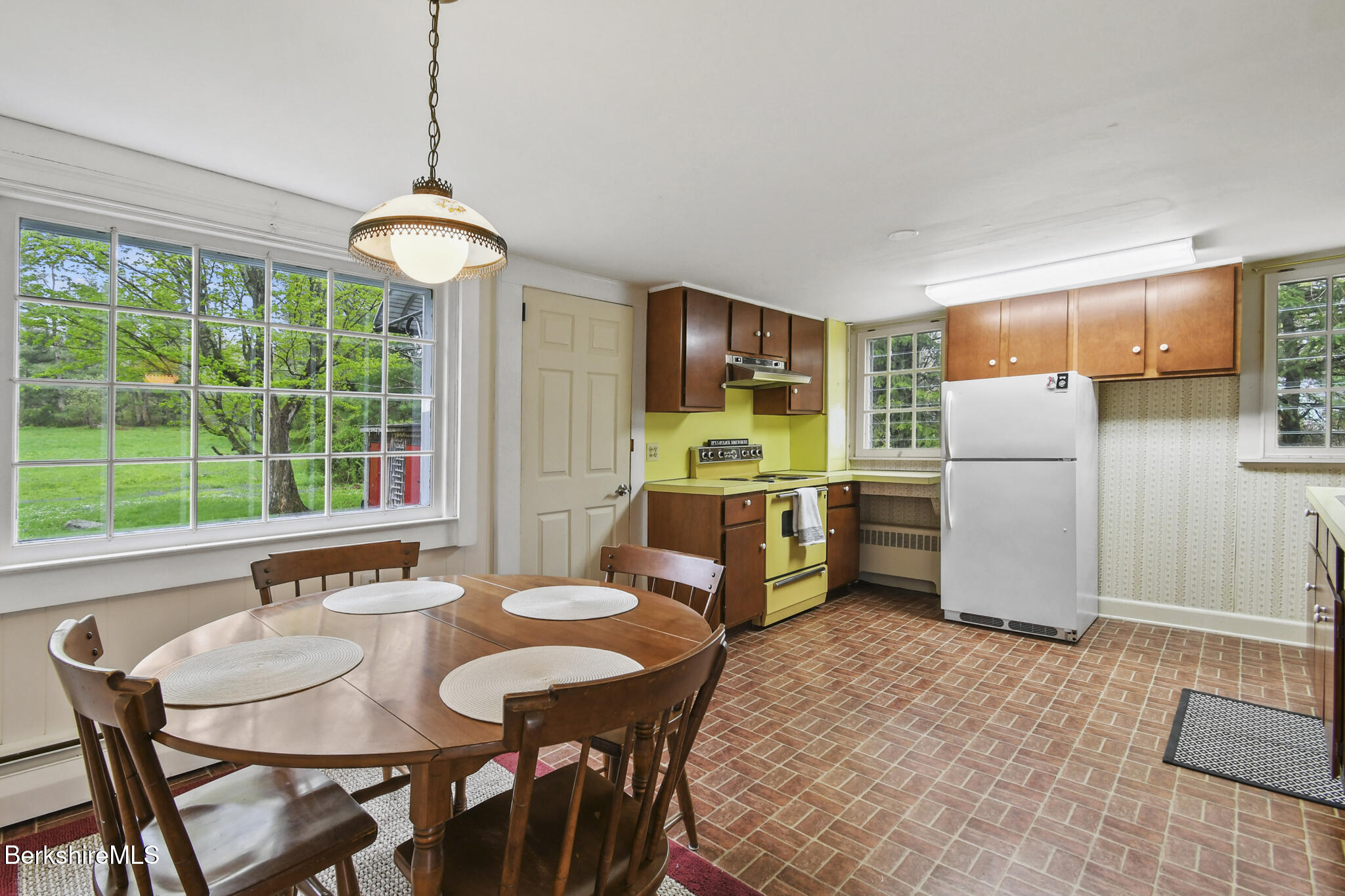 83 Robinson Rd, Hinsdale, Massachusetts image 24