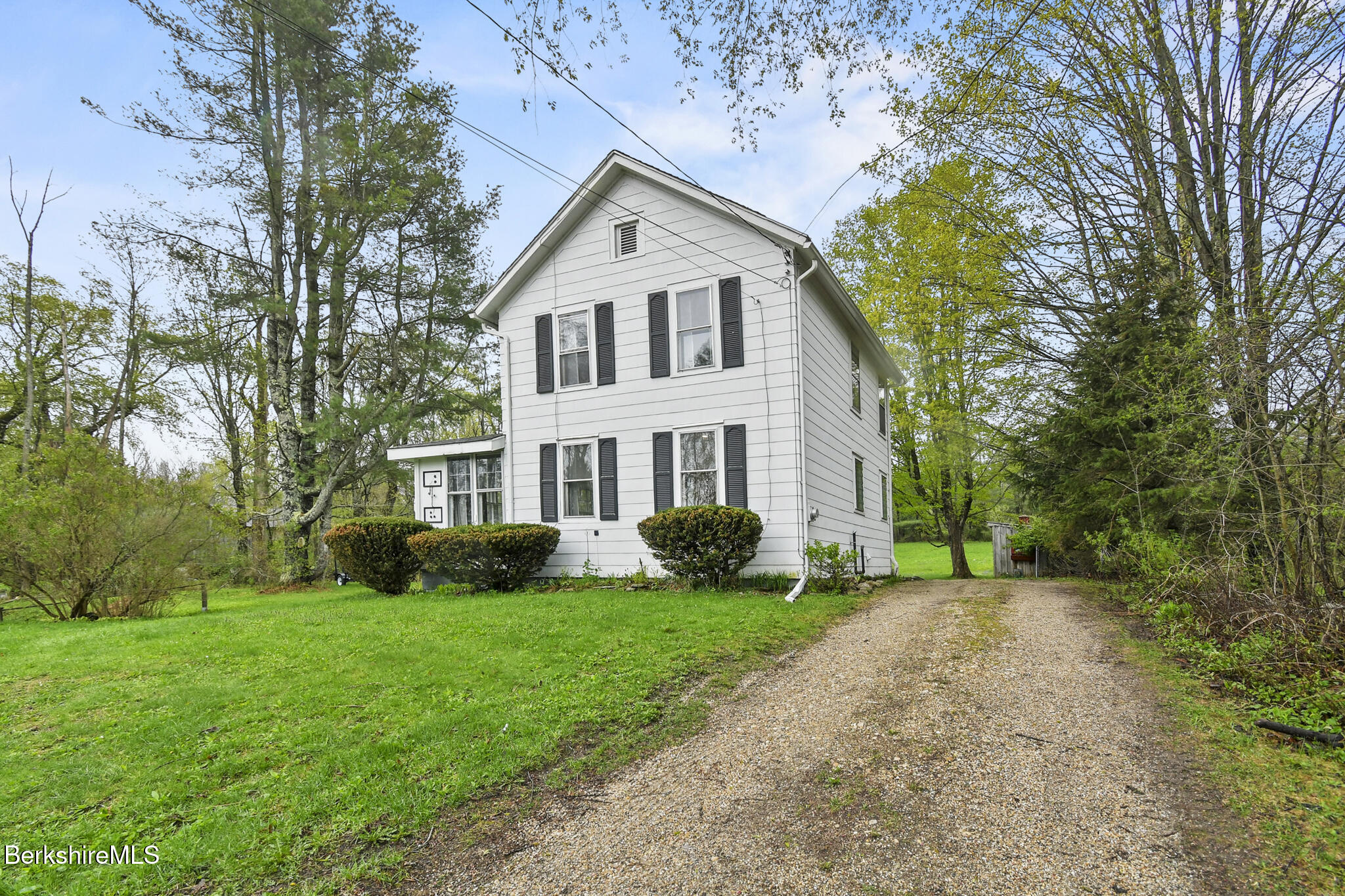 83 Robinson Rd, Hinsdale, Massachusetts image 2