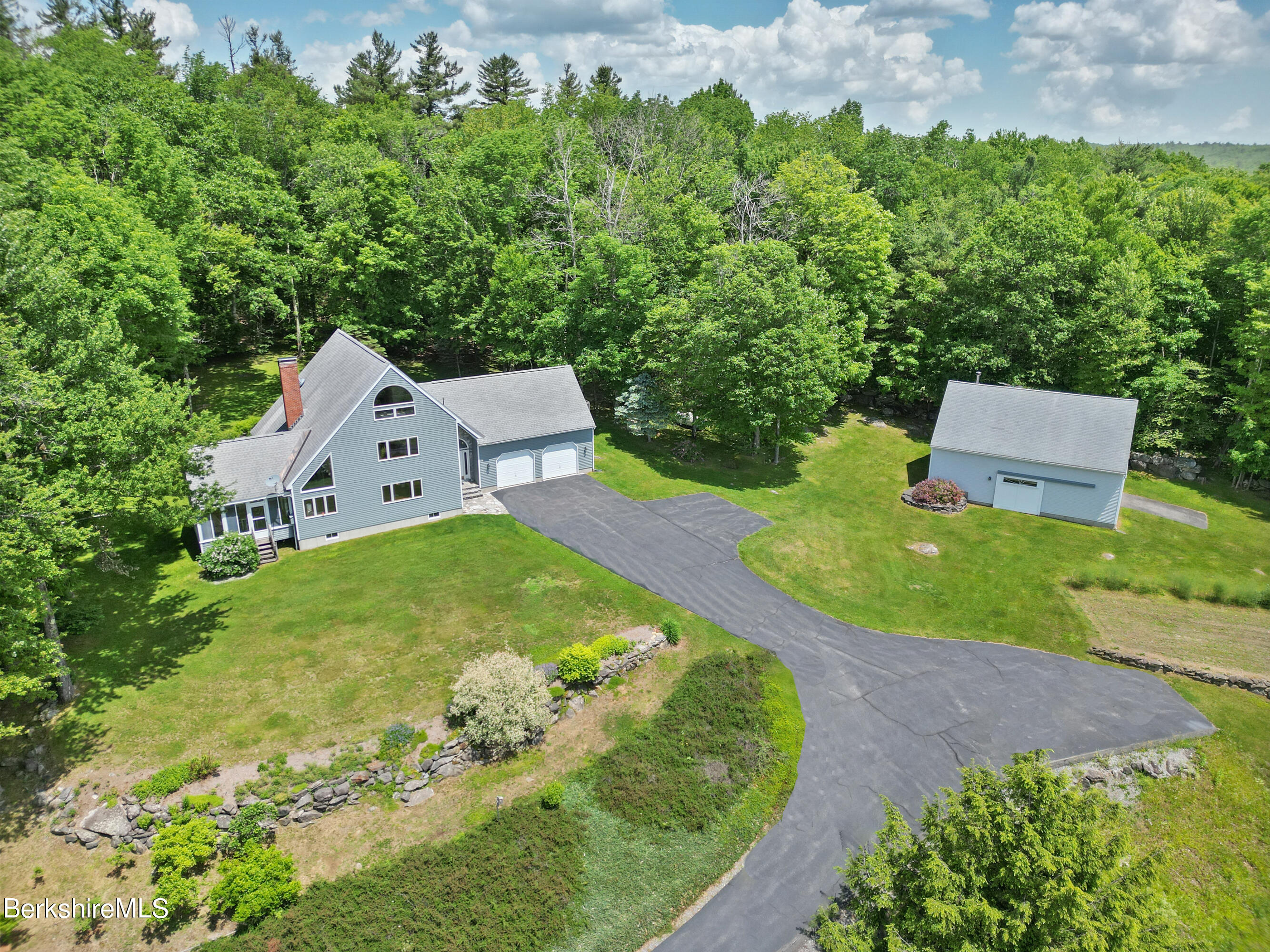 86 George Carter Rd, Becket, Massachusetts image 2