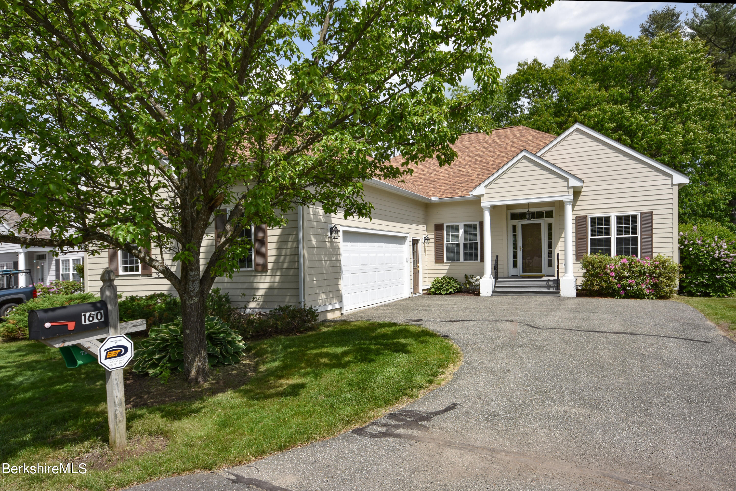 160 Pine Cone Ln, Hinsdale, Massachusetts image 3