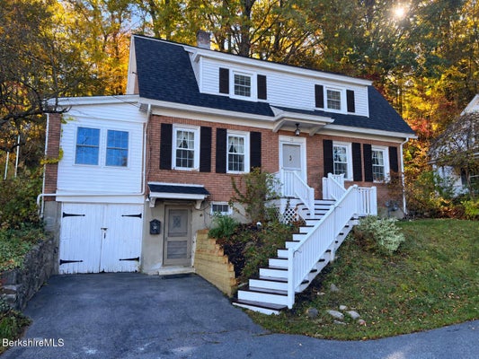 52 W END TER, NORTH ADAMS, MA 01247 - Image e18b7aebcbd57fa1ca5f9151c55b3b76/494046967