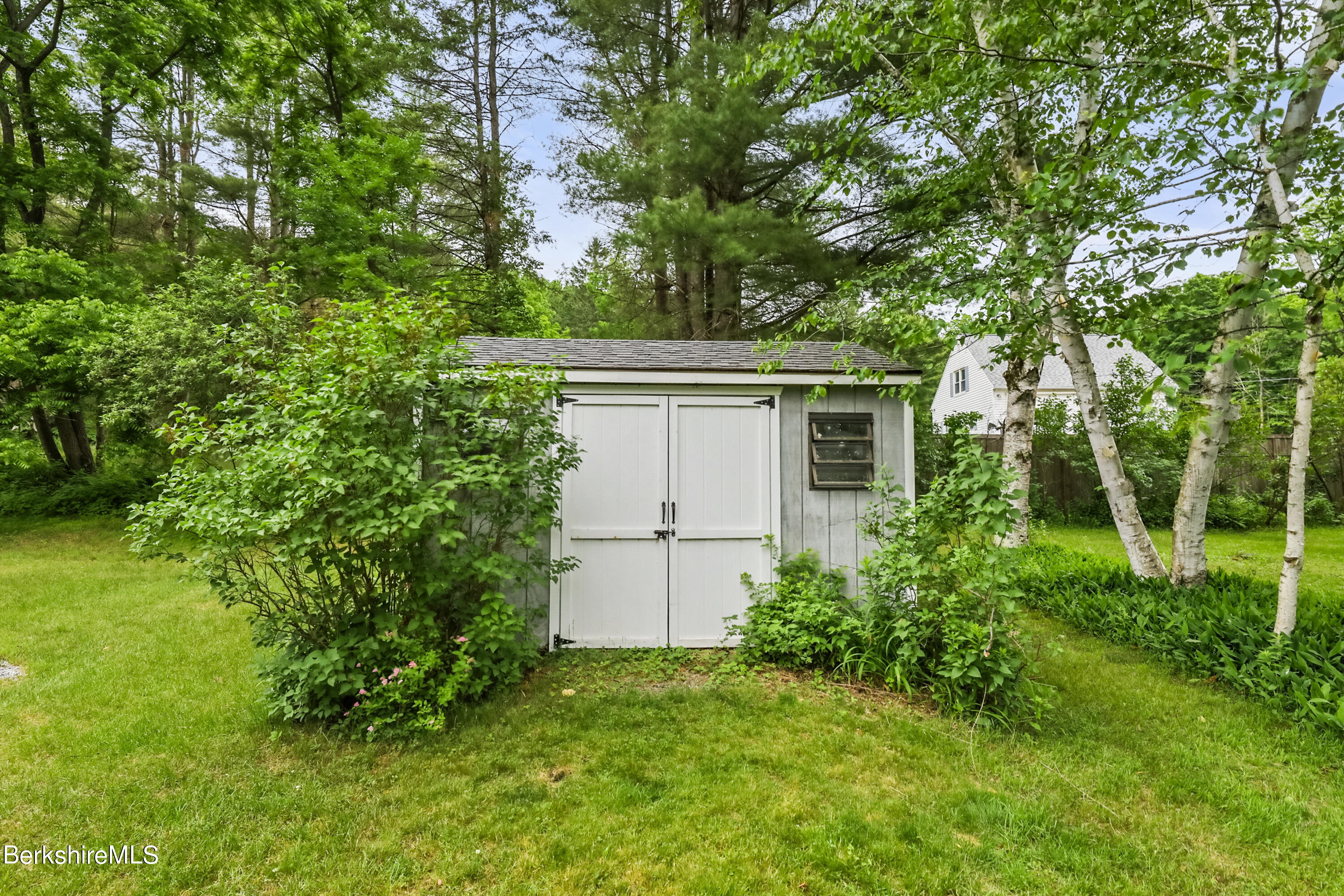 697 Henderson Rd, Williamstown, Massachusetts image 40