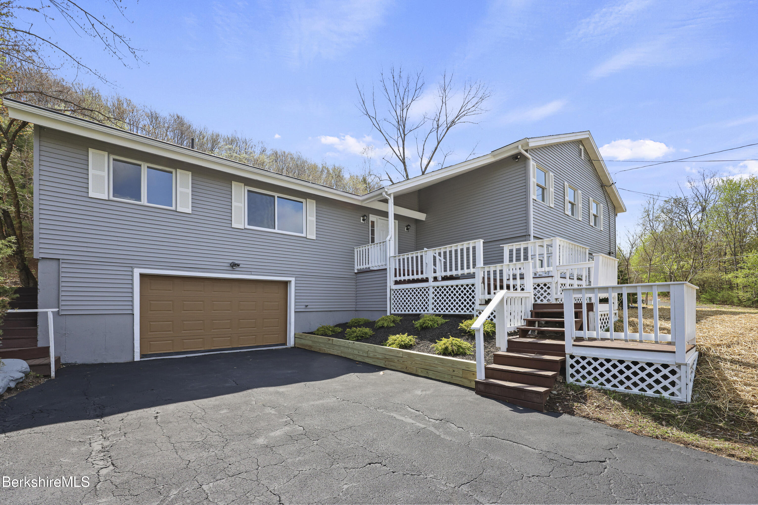 149 Wilshire Dr, Cheshire, Massachusetts image 4